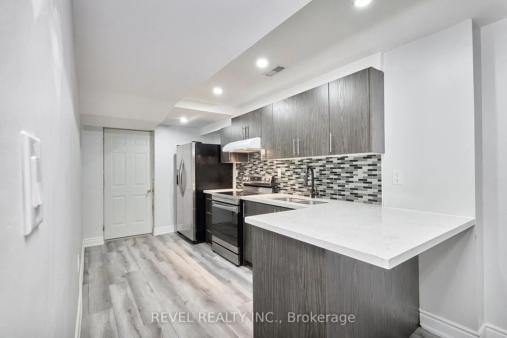 Photo 26 of 35 Manordale Crescent, Vaughan, Vellore Village — HOMEH