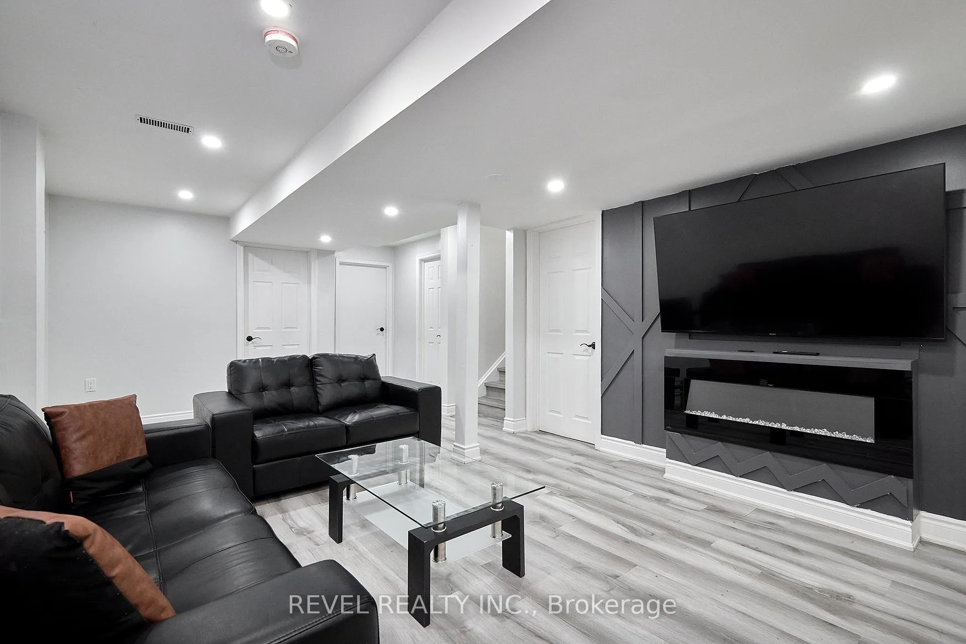 Photo 28 of 35 Manordale Crescent, Vaughan, Vellore Village — HOMEH