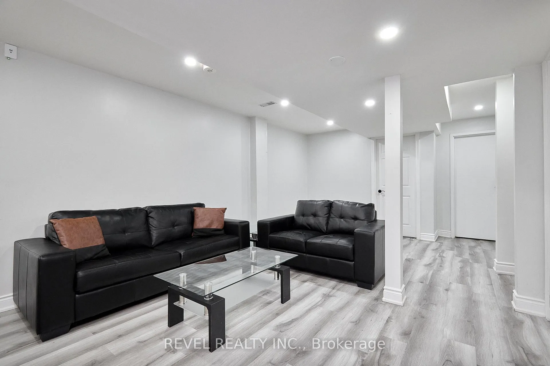 Photo 29 of 35 Manordale Crescent, Vaughan, Vellore Village — HOMEH