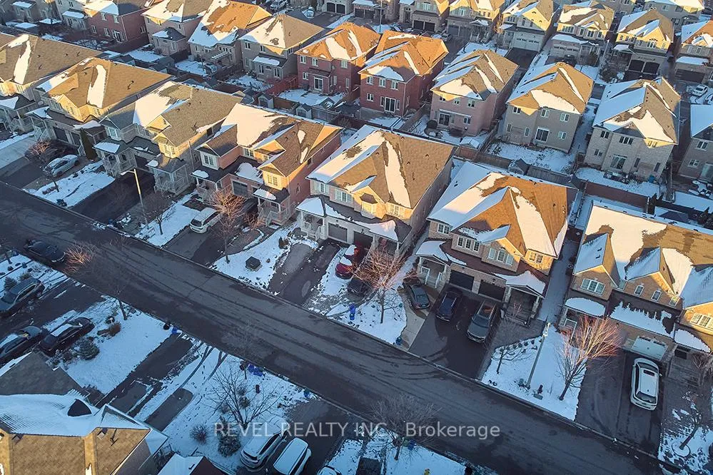 Photo 37 of 35 Manordale Crescent, Vaughan, Vellore Village — HOMEH