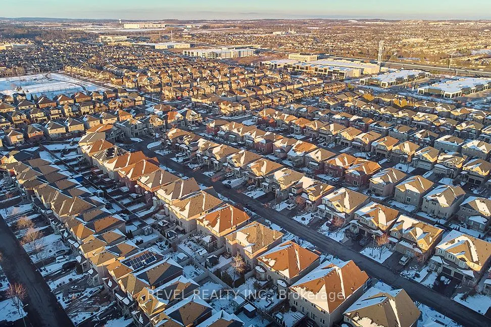 Photo 38 of 35 Manordale Crescent, Vaughan, Vellore Village — HOMEH