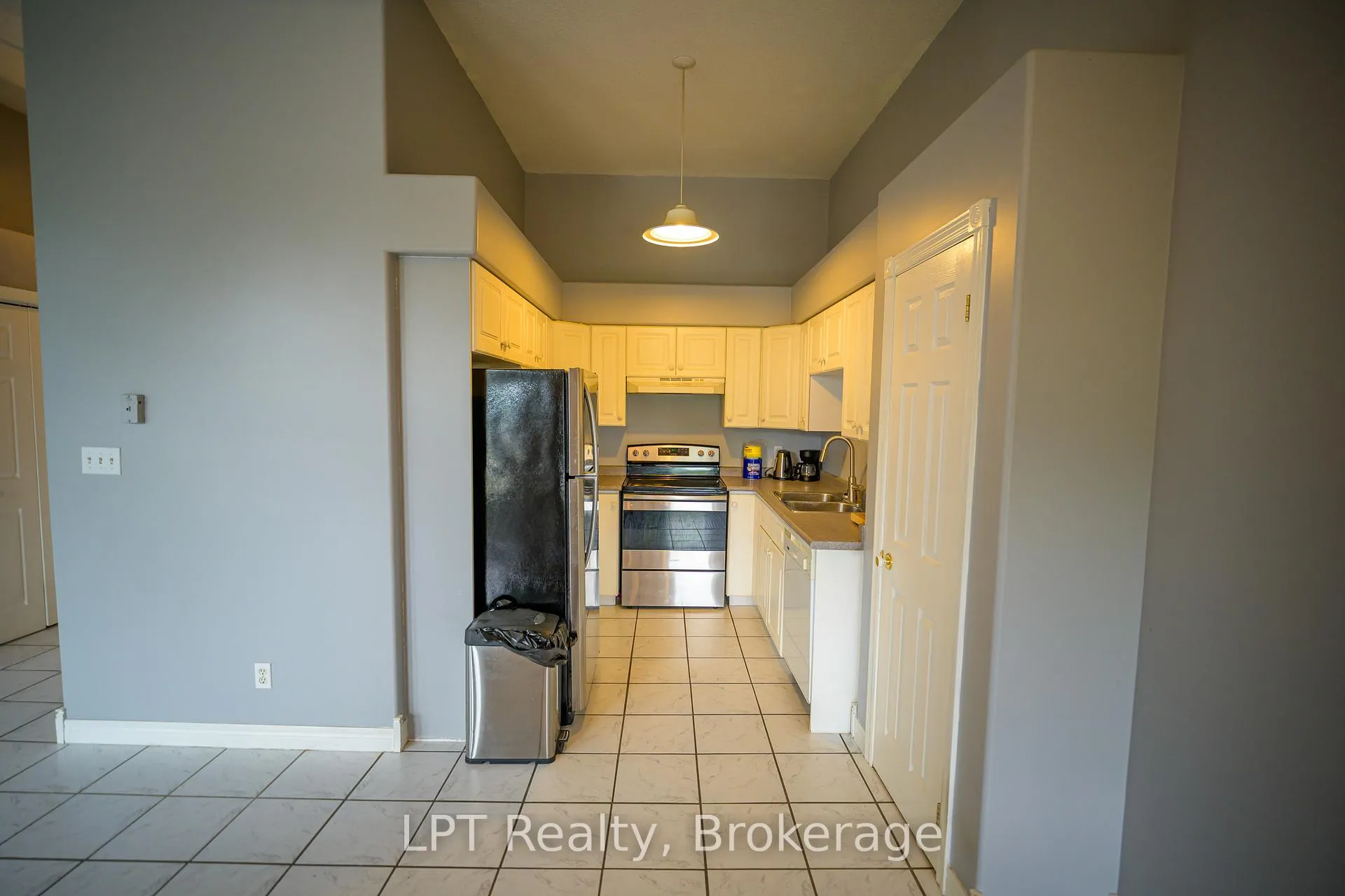 Photo 3 of Unit 304, 317 Queen Street, Chatham-Kent, Chatham — HOMEH