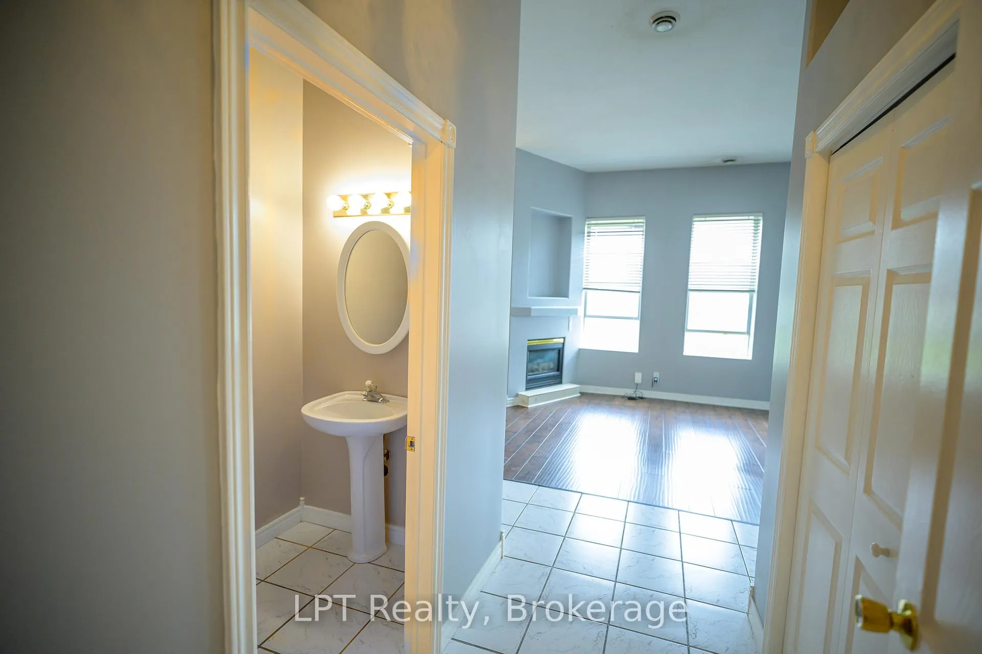 Photo 4 of Unit 304, 317 Queen Street, Chatham-Kent, Chatham — HOMEH