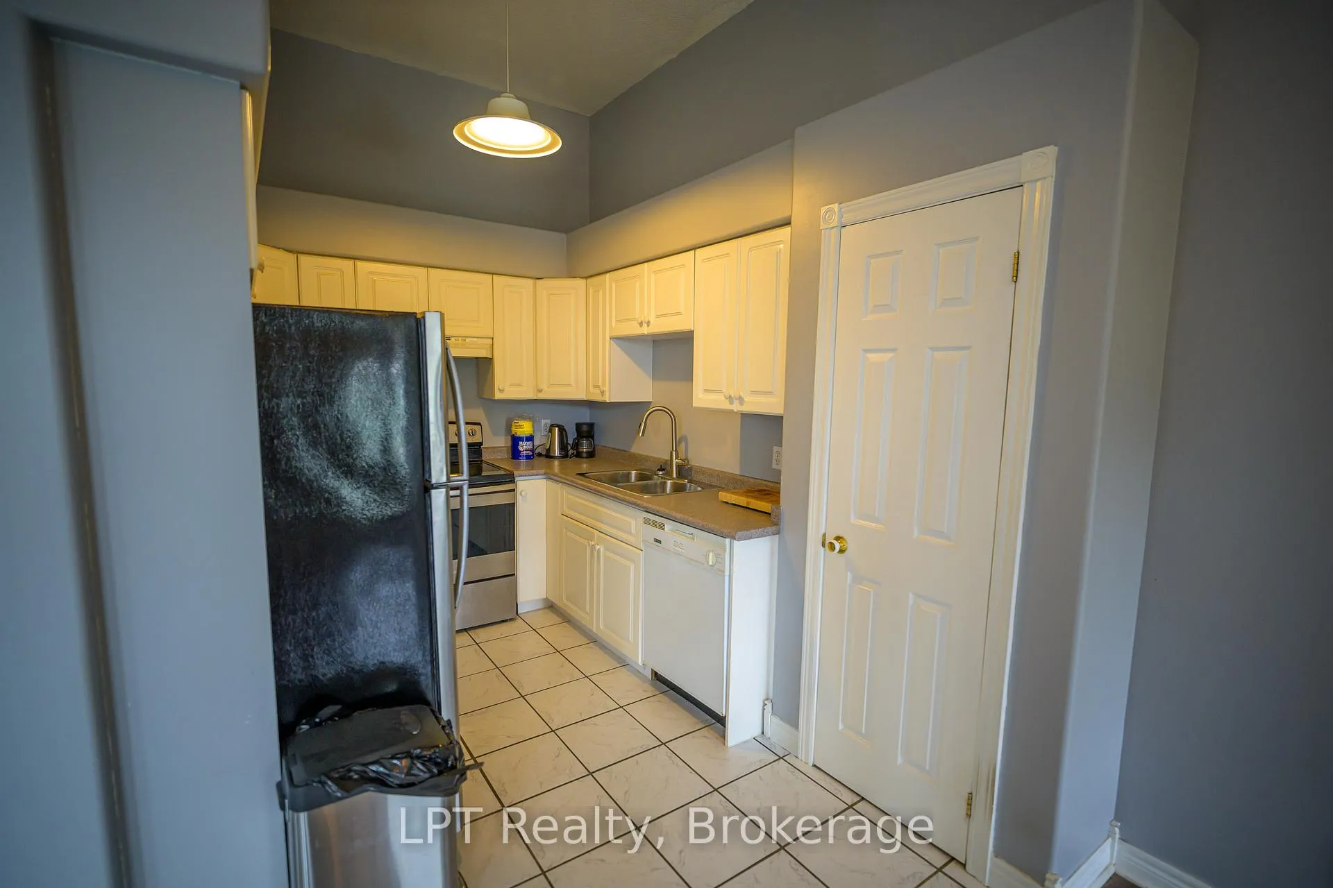 Photo 5 of Unit 304, 317 Queen Street, Chatham-Kent, Chatham — HOMEH