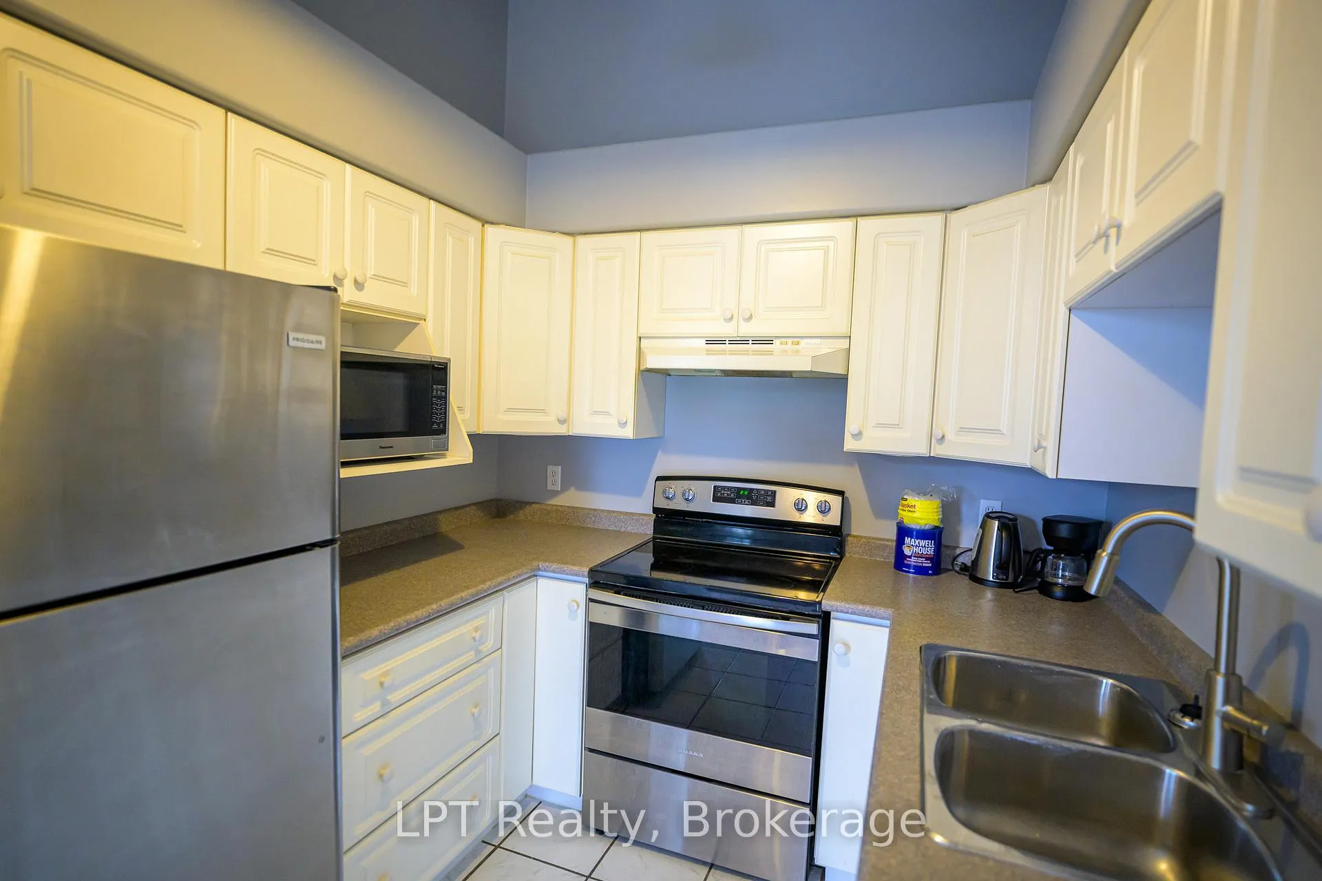 Photo 7 of Unit 304, 317 Queen Street, Chatham-Kent, Chatham — HOMEH