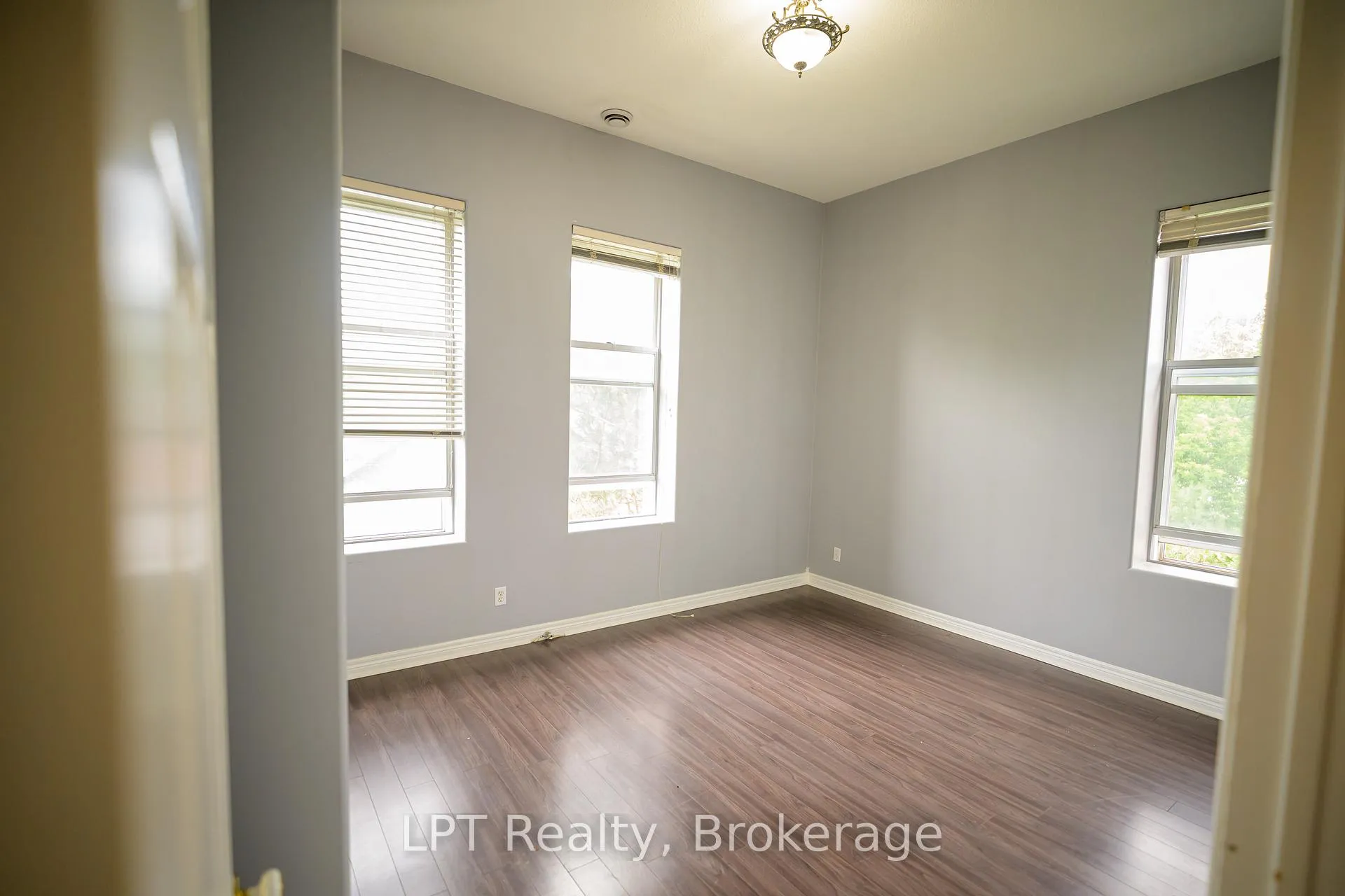 Photo 9 of Unit 304, 317 Queen Street, Chatham-Kent, Chatham — HOMEH