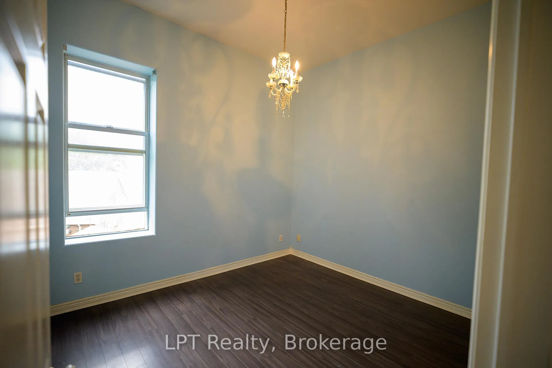 Photo 11 of Unit 304, 317 Queen Street, Chatham-Kent, Chatham — HOMEH