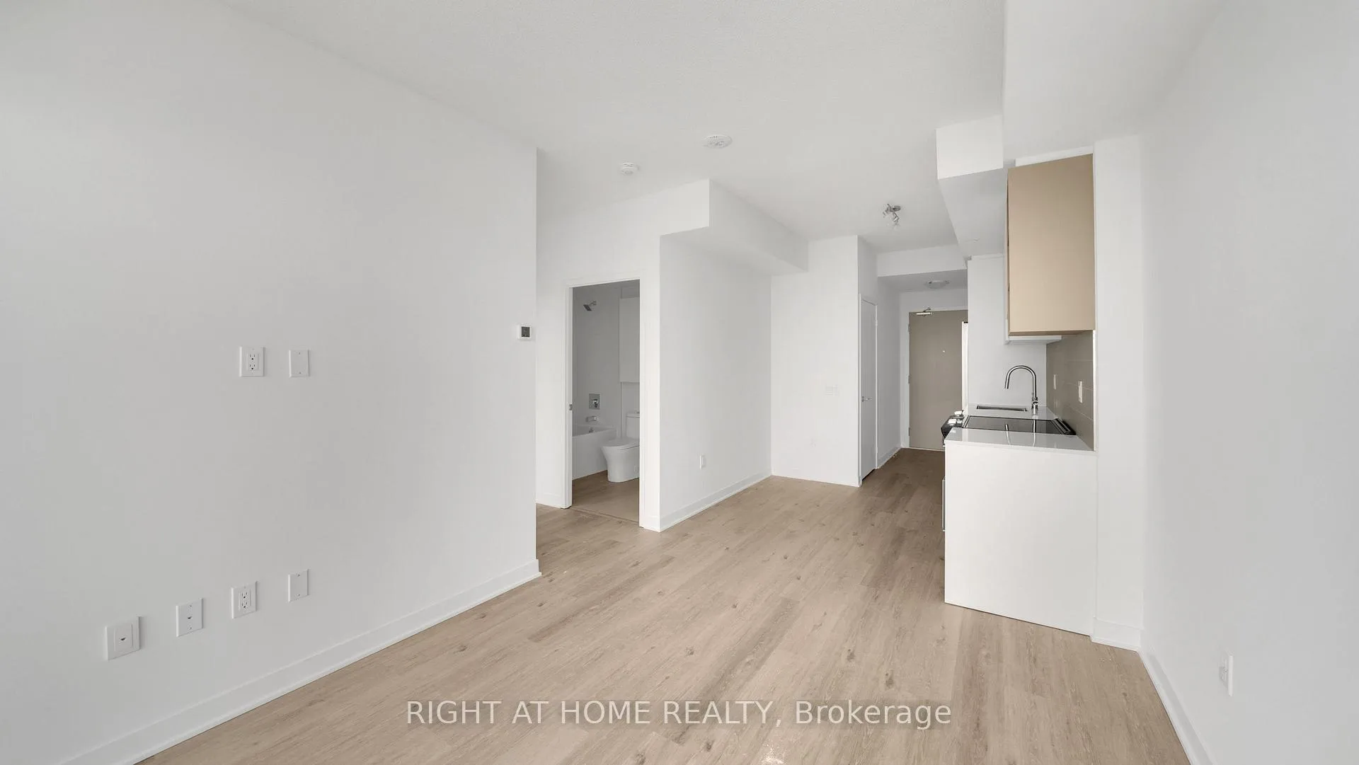 Photo 5 of Unit 1409, 260 Malta Avenue, Brampton, Fletcher's Creek South — HOMEH