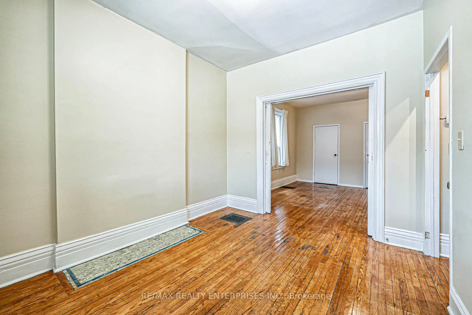 Photo 4 of 914 Dovercourt Road, Toronto, Dovercourt-Wallace Emerson-Junction — HOMEH