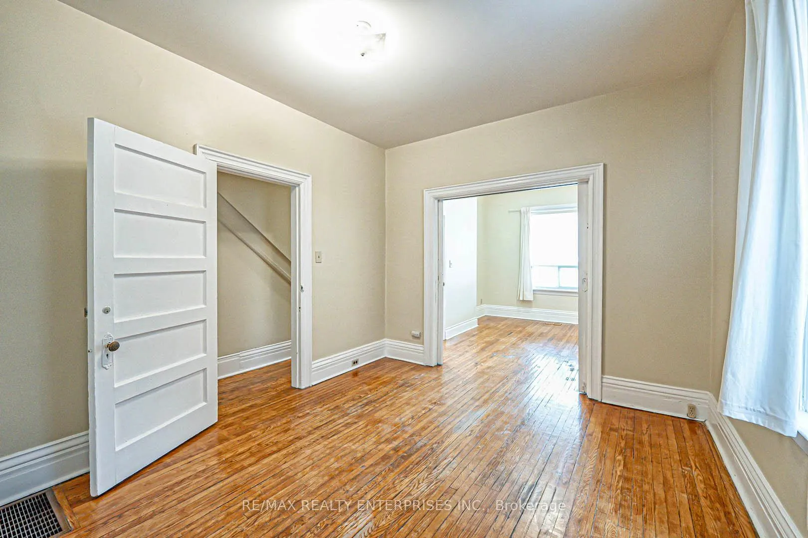 Photo 5 of 914 Dovercourt Road, Toronto, Dovercourt-Wallace Emerson-Junction — HOMEH