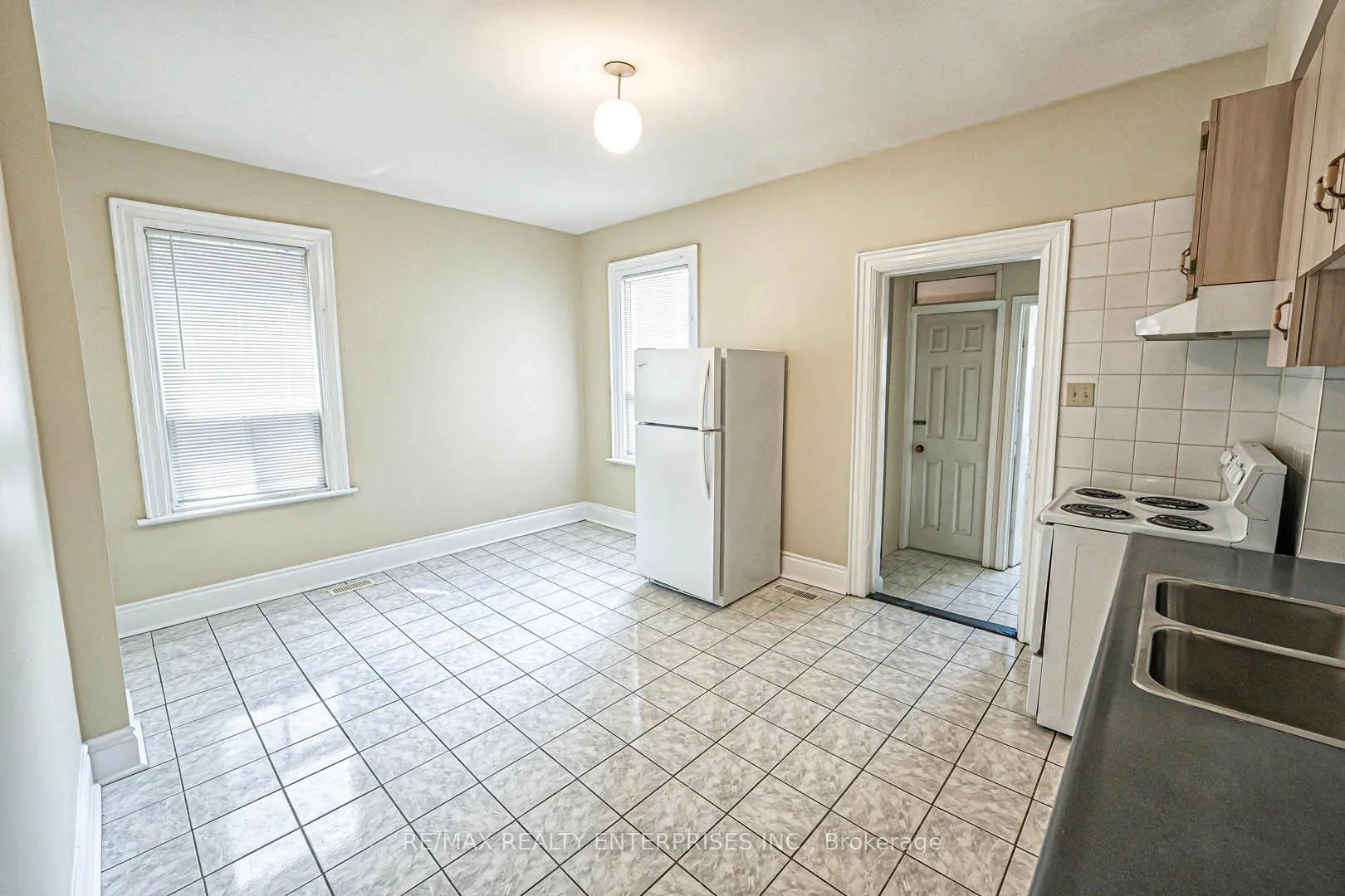 Photo 6 of 914 Dovercourt Road, Toronto, Dovercourt-Wallace Emerson-Junction — HOMEH