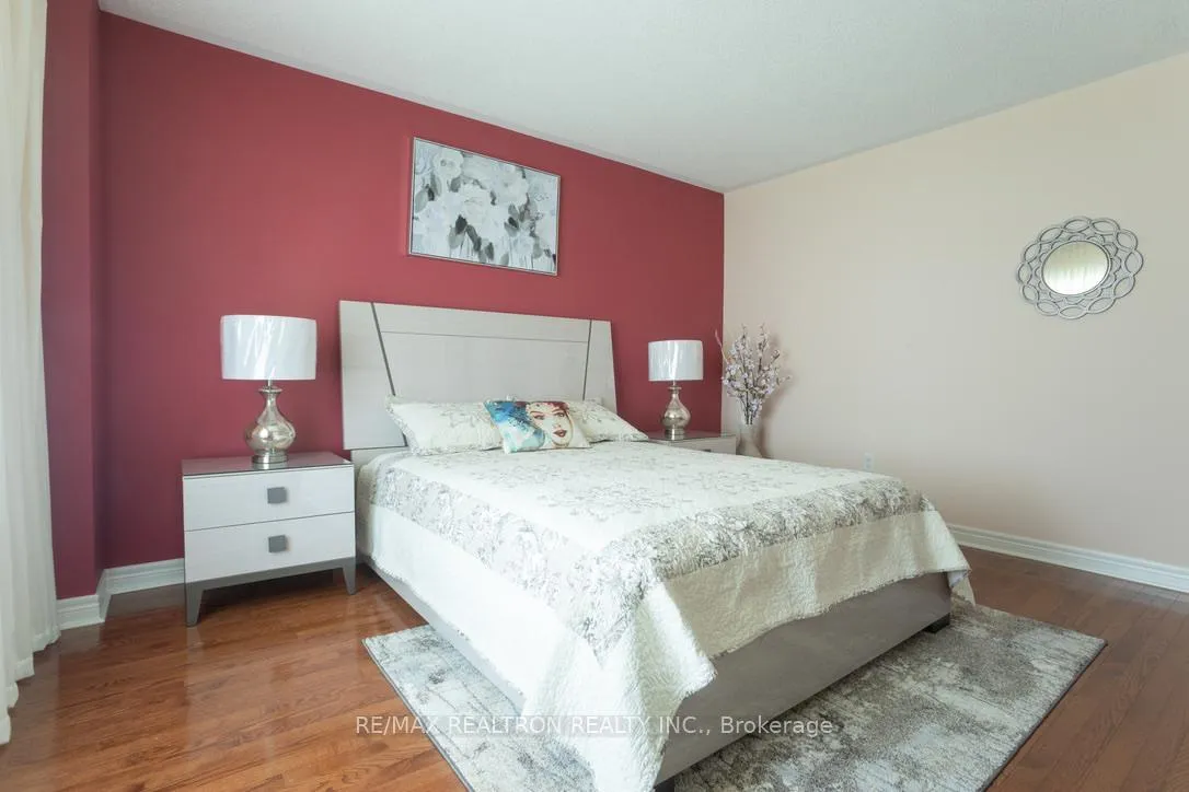 Photo 12 of 54 Chayna Crescent, Vaughan, Patterson — HOMEH