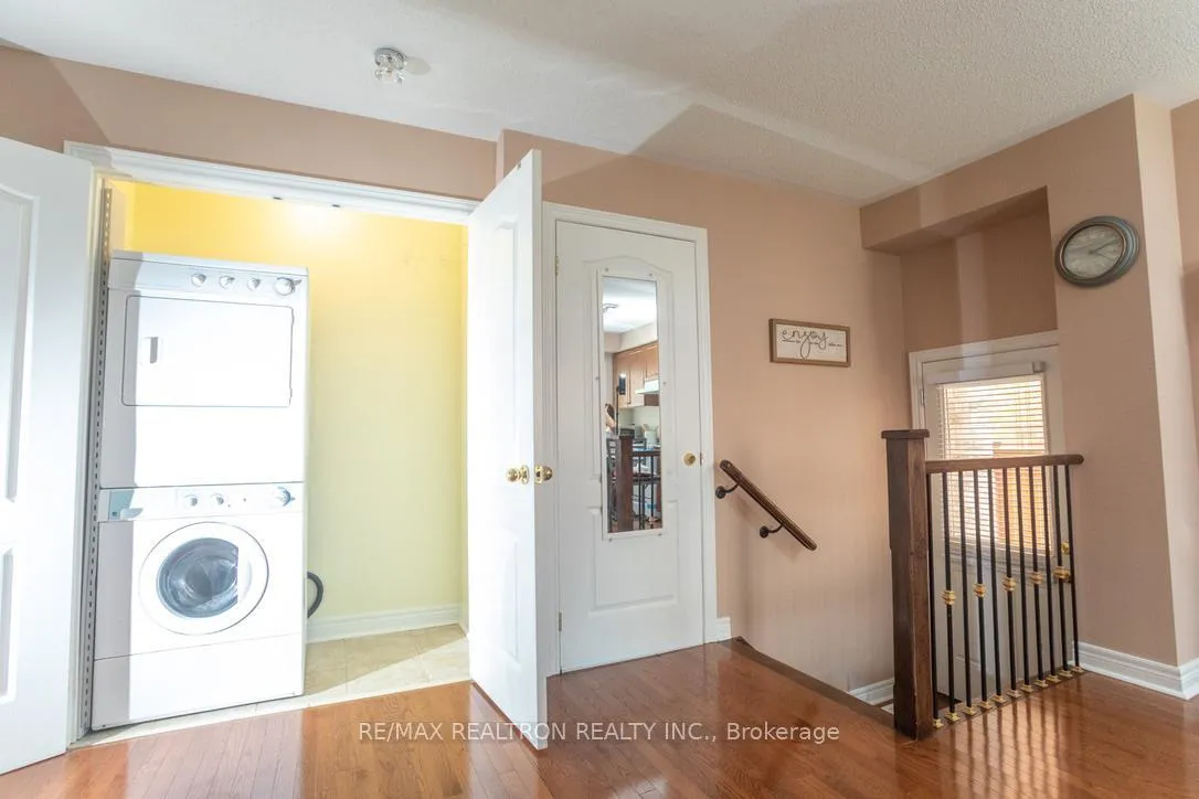Photo 15 of 54 Chayna Crescent, Vaughan, Patterson — HOMEH