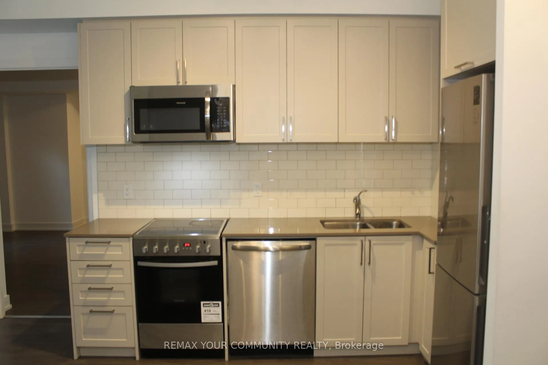 Photo 3 of Unit 203W, 268 Buchanan Drive, Markham, Unionville — HOMEH
