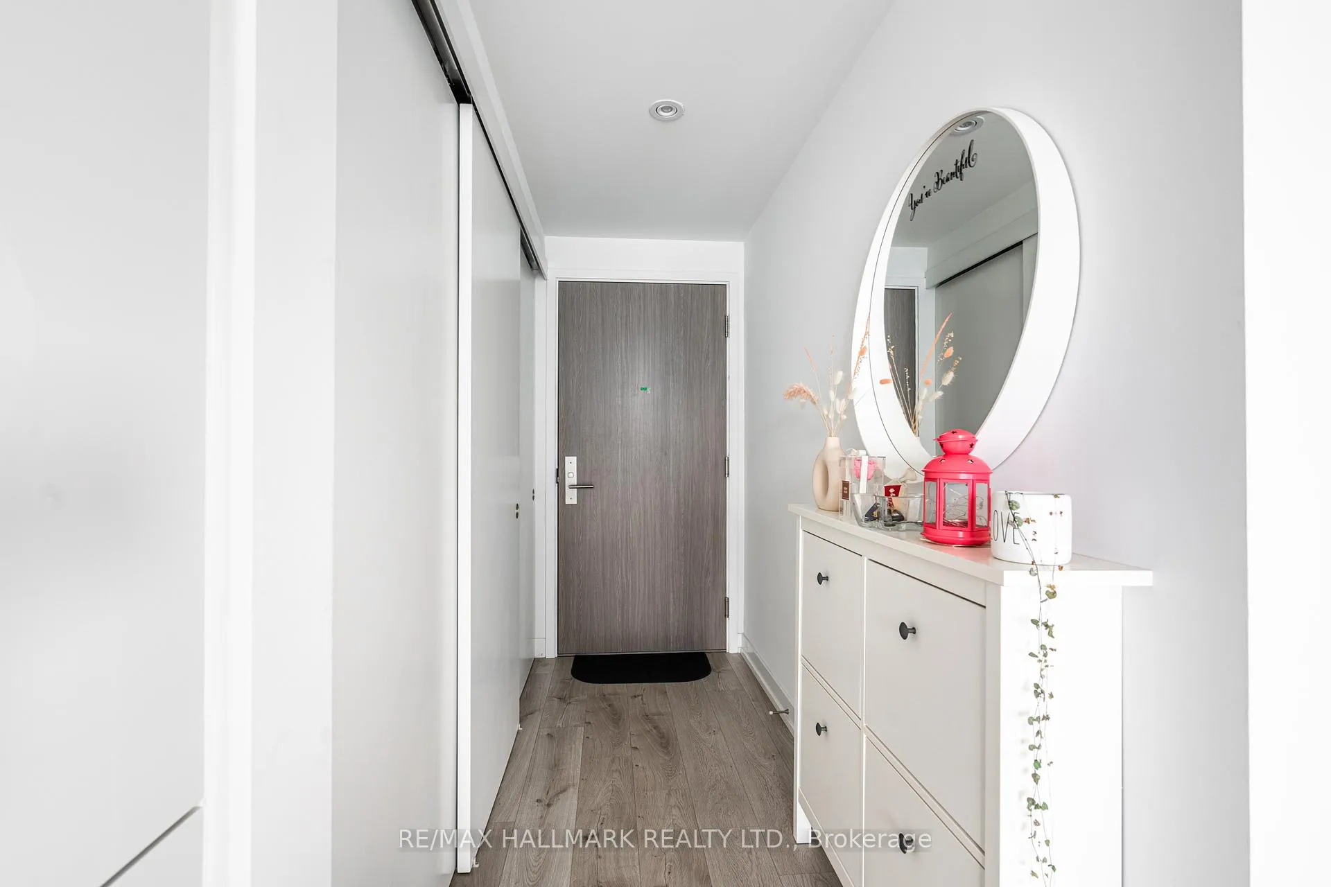 Photo 2 of Unit 3908, 161 Roehampton Avenue, Toronto, Mount Pleasant West — HOMEH