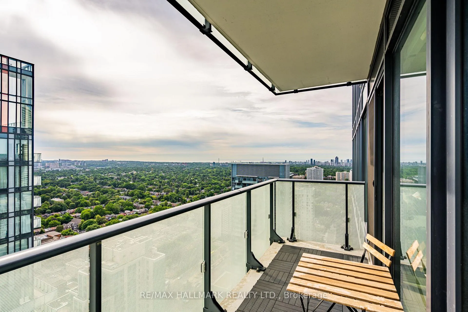Photo 15 of Unit 3908, 161 Roehampton Avenue, Toronto, Mount Pleasant West — HOMEH