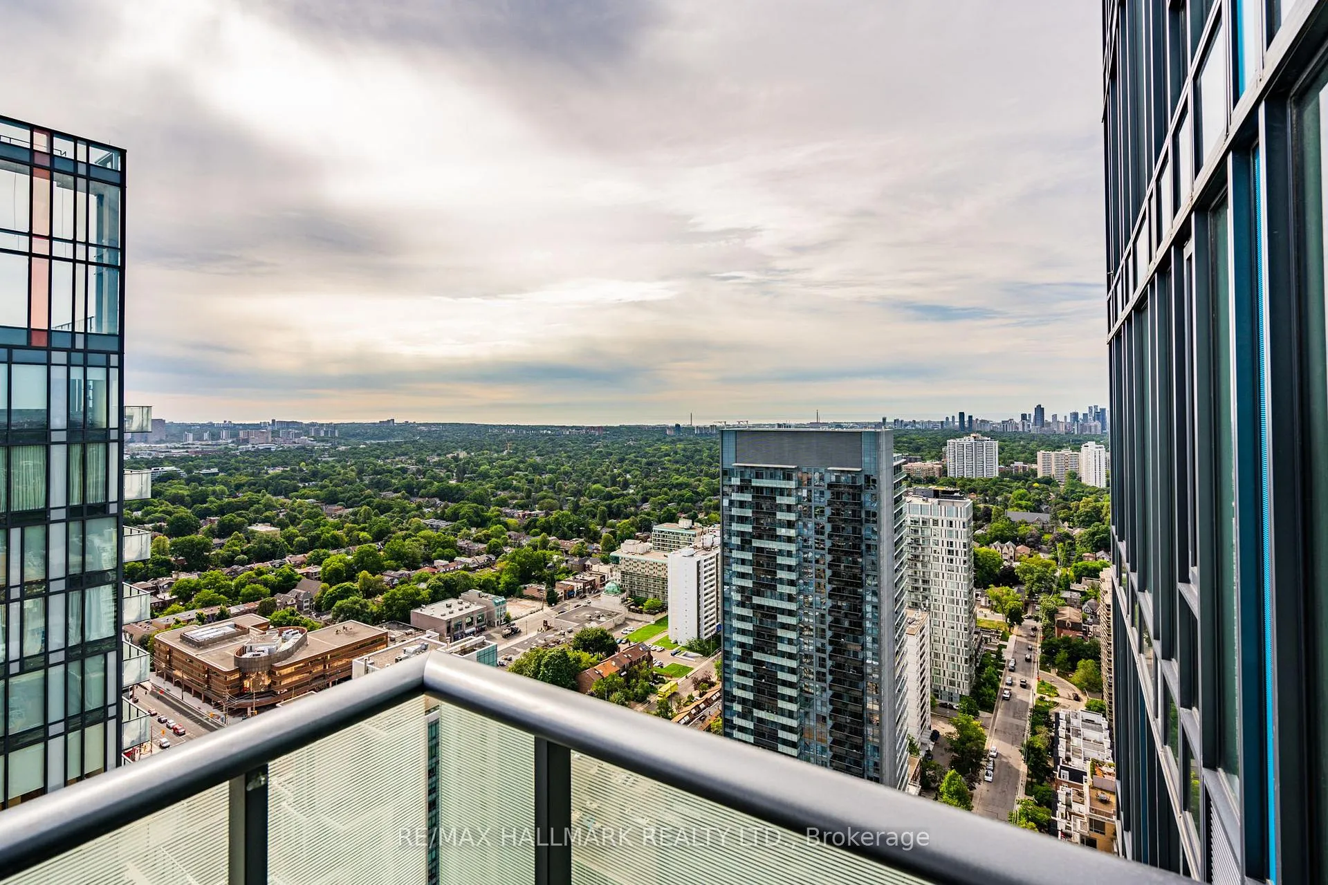 Photo 16 of Unit 3908, 161 Roehampton Avenue, Toronto, Mount Pleasant West — HOMEH