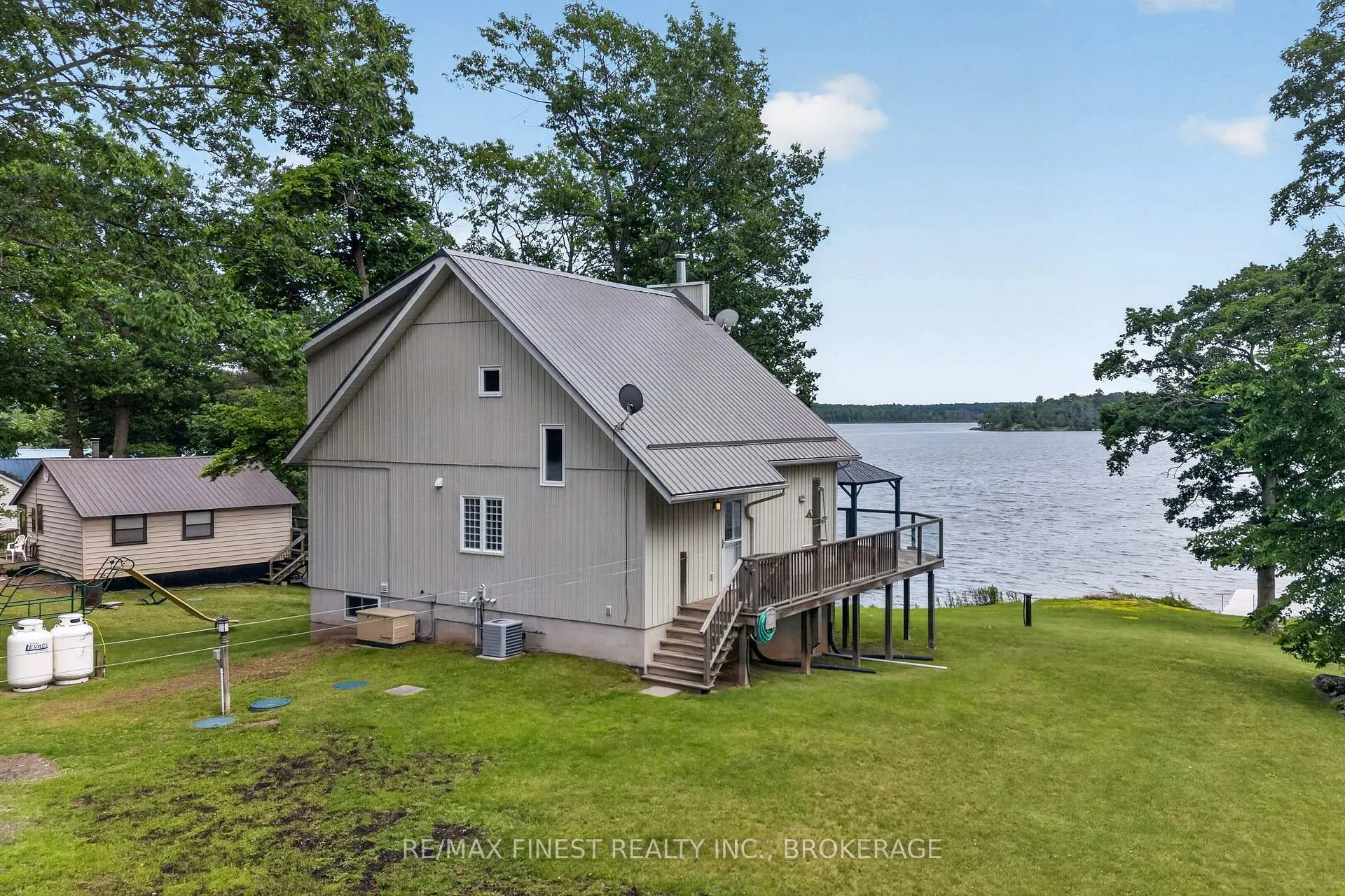 Photo 3 of 3459 Buck Point Lane, Frontenac, Frontenac South — HOMEH