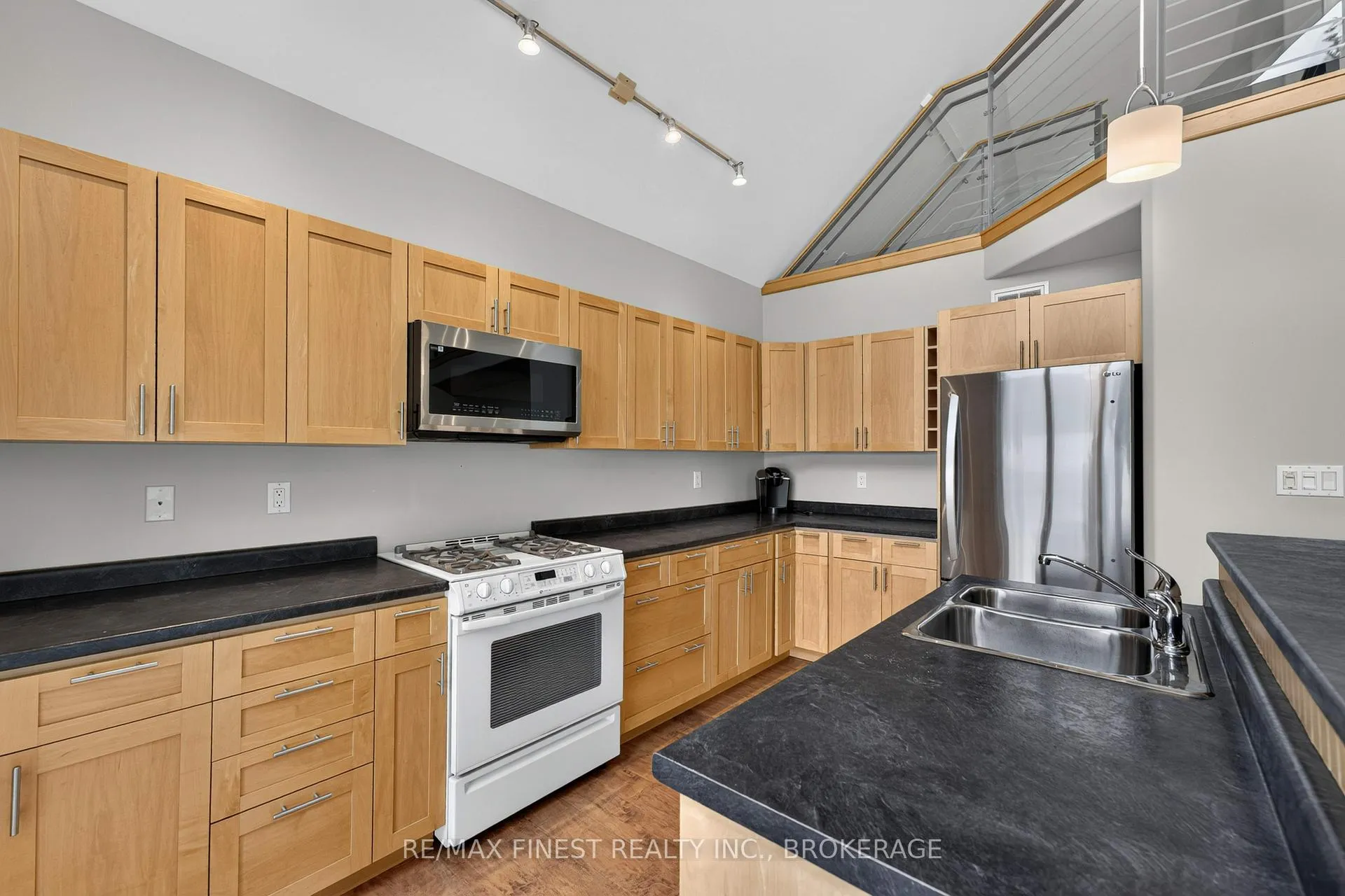 Photo 10 of 3459 Buck Point Lane, Frontenac, Frontenac South — HOMEH