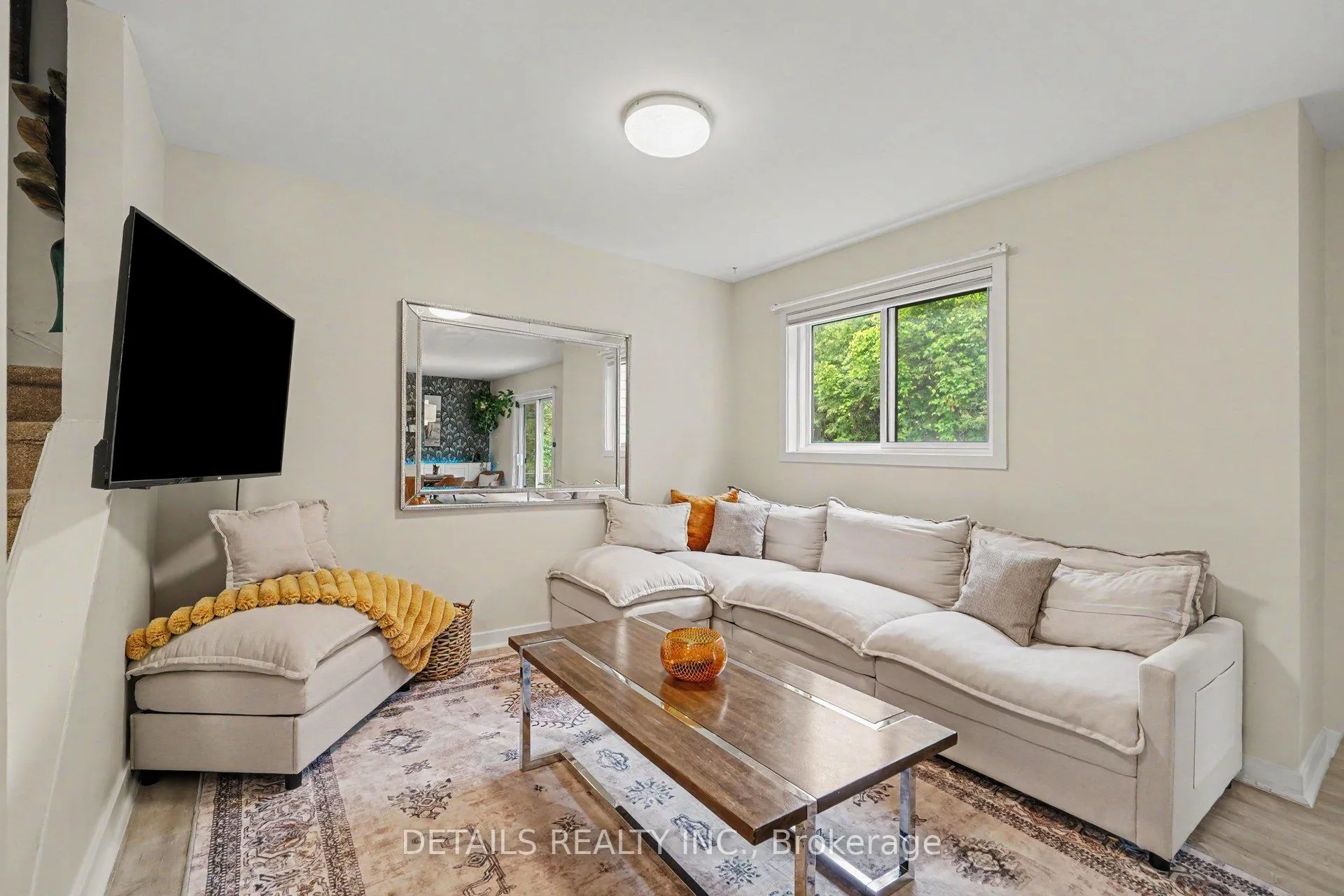 Photo 3 of 13 Willowview Way, Ottawa, Barrhaven - On the Green — HOMEH