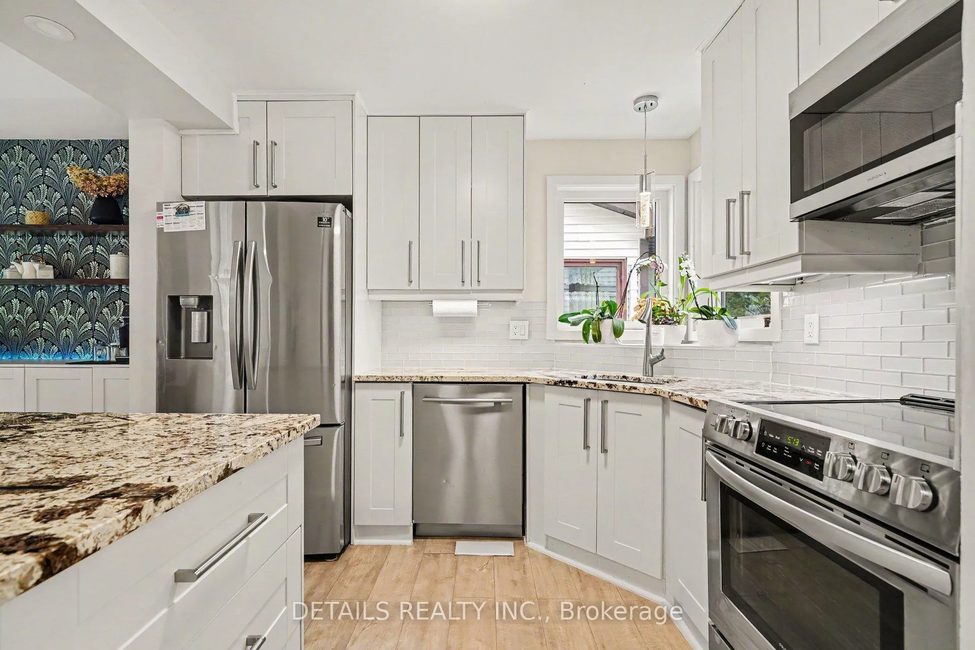 Photo 4 of 13 Willowview Way, Ottawa, Barrhaven - On the Green — HOMEH