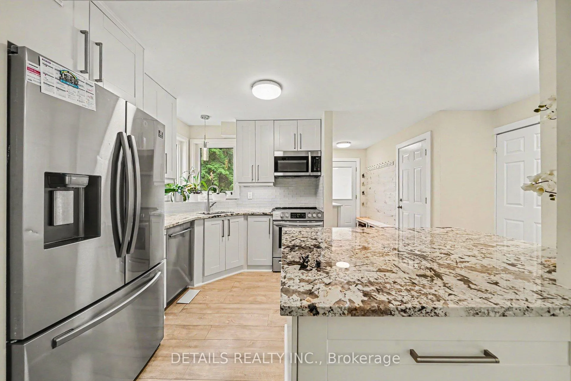 Photo 5 of 13 Willowview Way, Ottawa, Barrhaven - On the Green — HOMEH