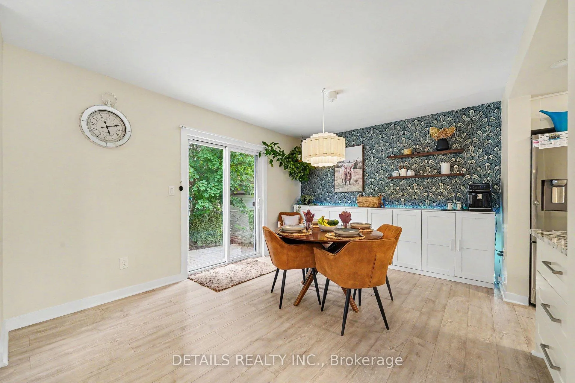 Photo 7 of 13 Willowview Way, Ottawa, Barrhaven - On the Green — HOMEH