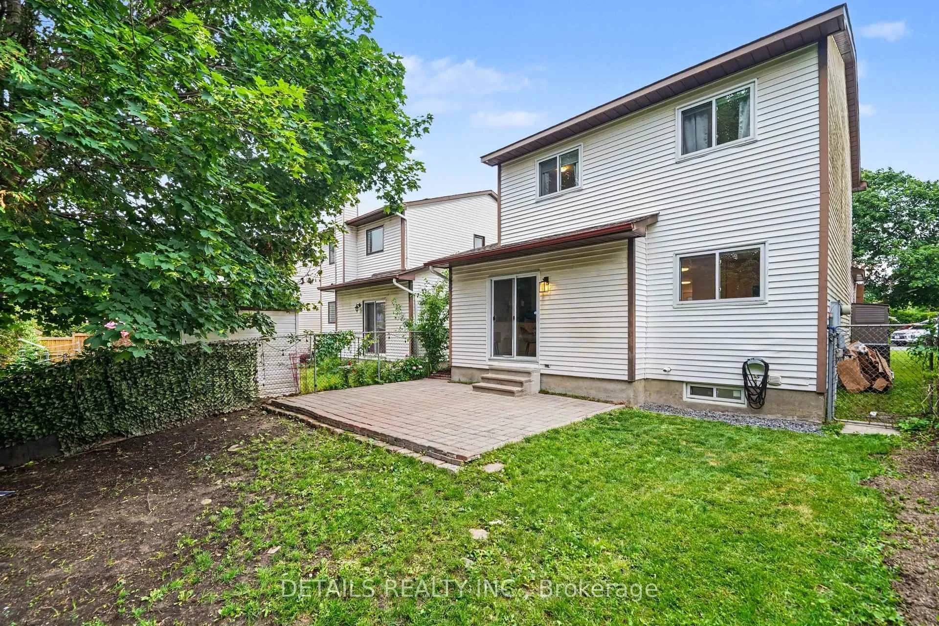 Photo 12 of 13 Willowview Way, Ottawa, Barrhaven - On the Green — HOMEH