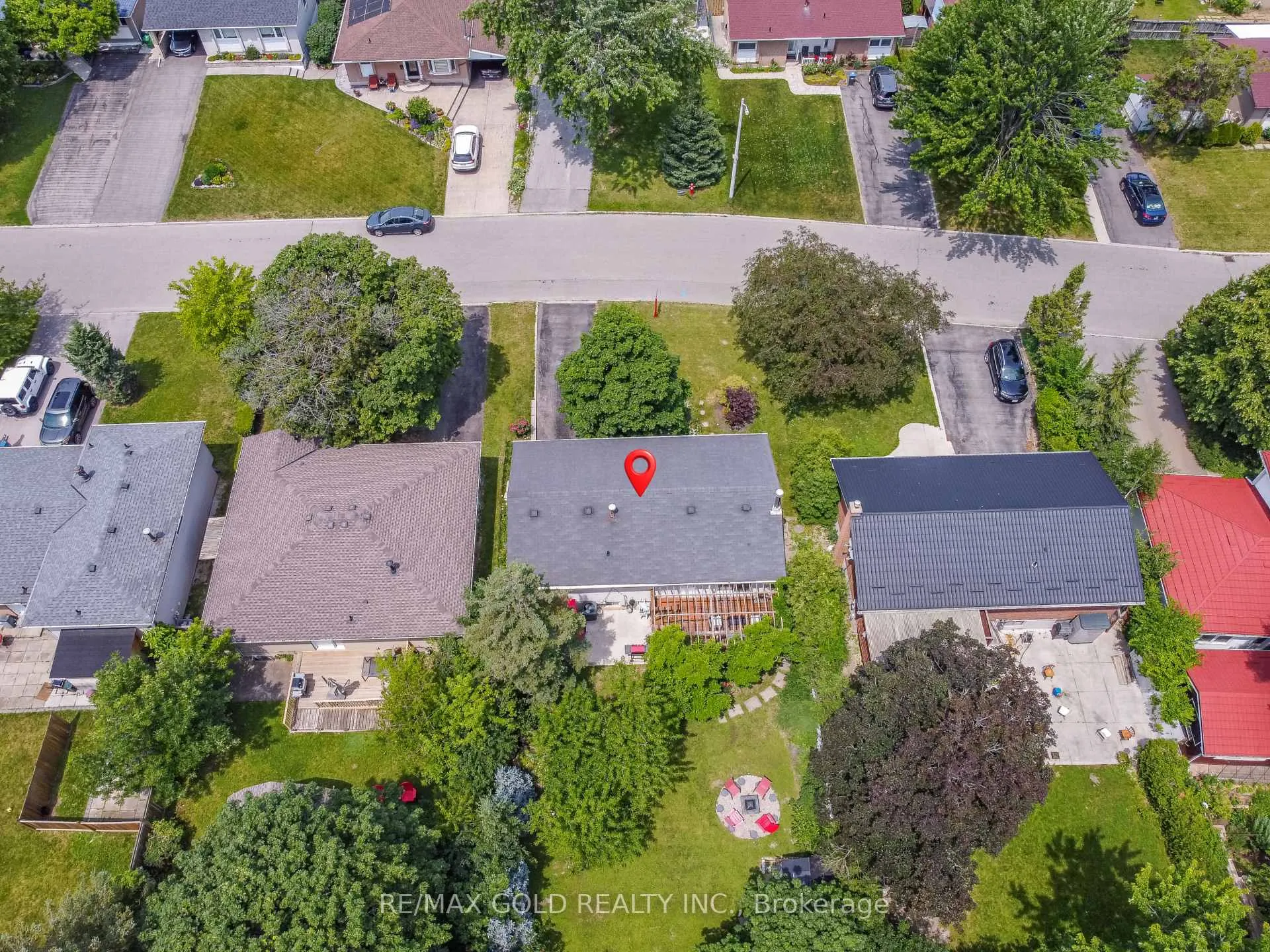 Photo 4 of 18 Drury Crescent, Brampton, Southgate — HOMEH