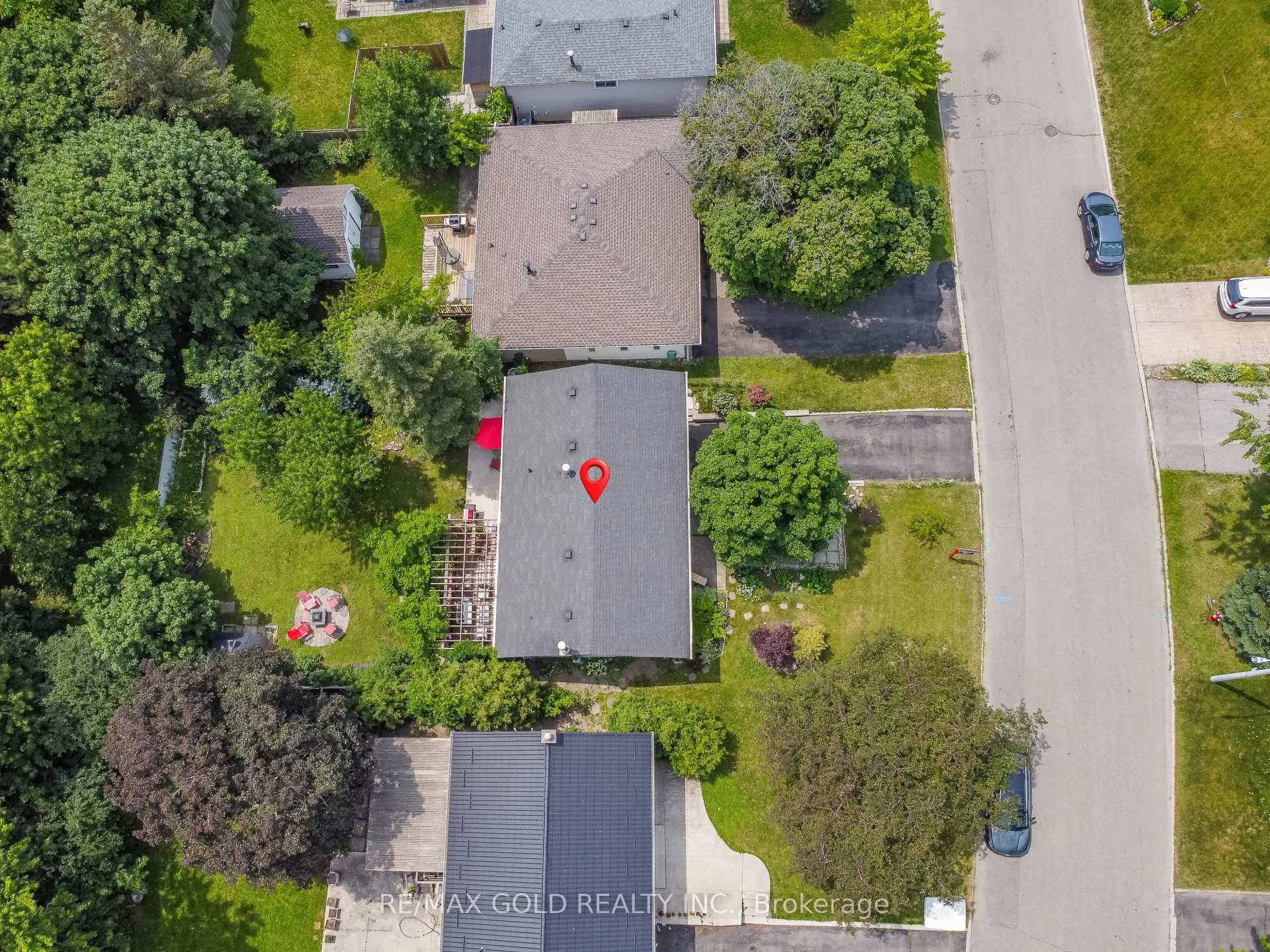 Photo 5 of 18 Drury Crescent, Brampton, Southgate — HOMEH