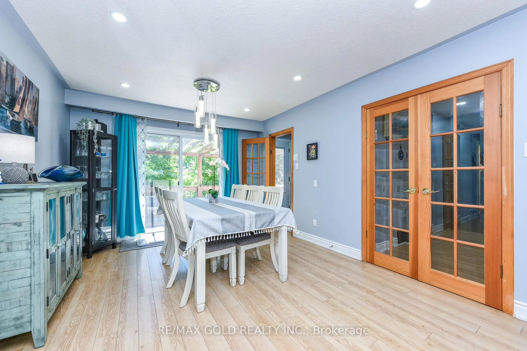 Photo 11 of 18 Drury Crescent, Brampton, Southgate — HOMEH