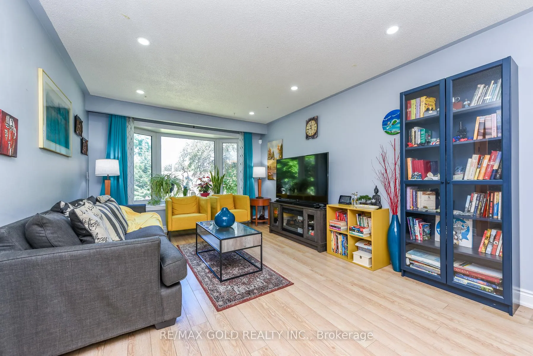Photo 13 of 18 Drury Crescent, Brampton, Southgate — HOMEH