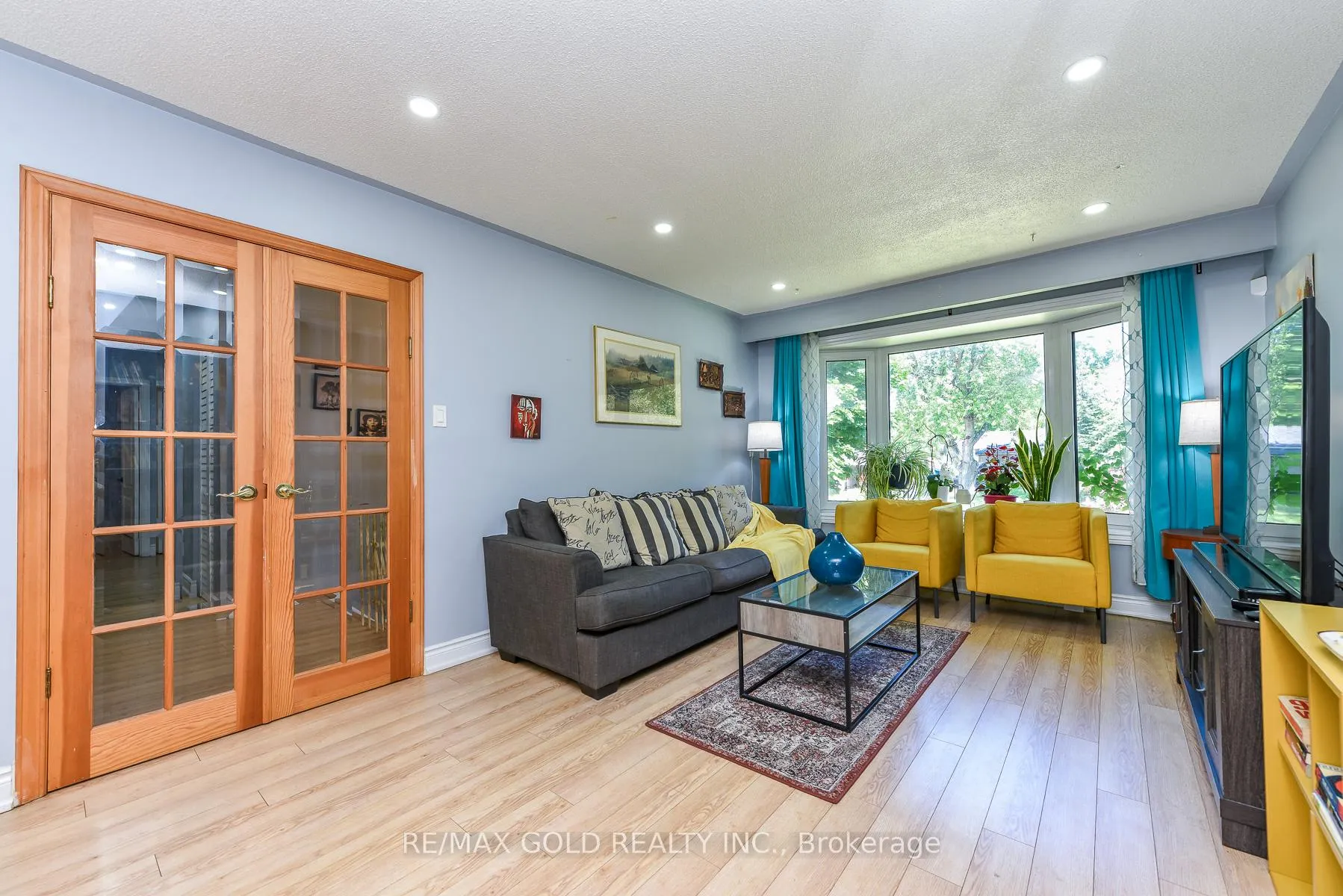 Photo 14 of 18 Drury Crescent, Brampton, Southgate — HOMEH