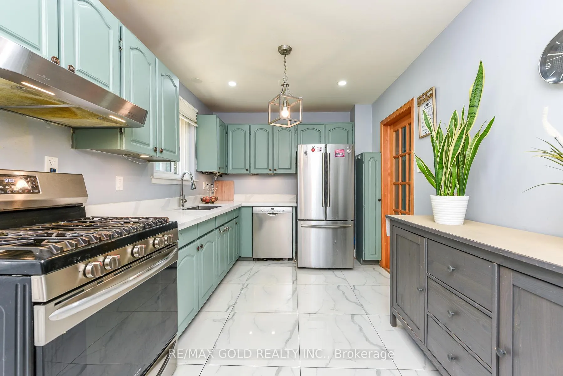 Photo 19 of 18 Drury Crescent, Brampton, Southgate — HOMEH