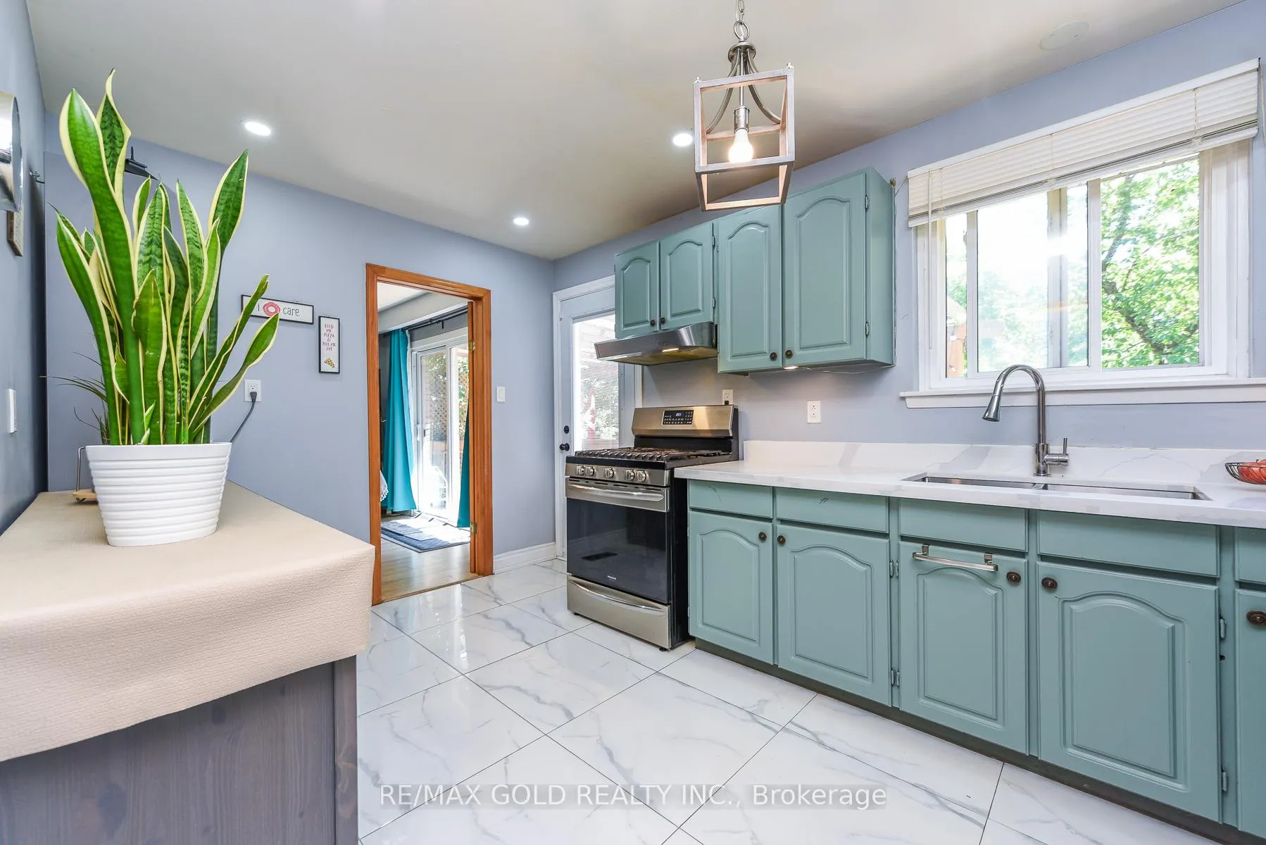 Photo 21 of 18 Drury Crescent, Brampton, Southgate — HOMEH