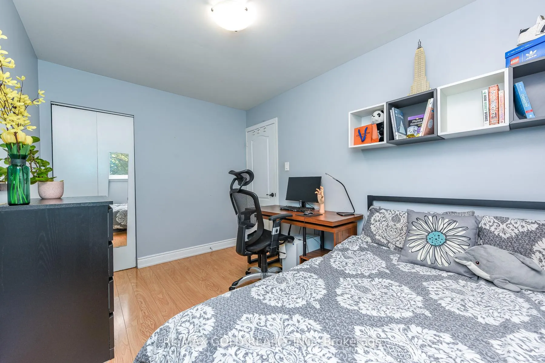 Photo 29 of 18 Drury Crescent, Brampton, Southgate — HOMEH