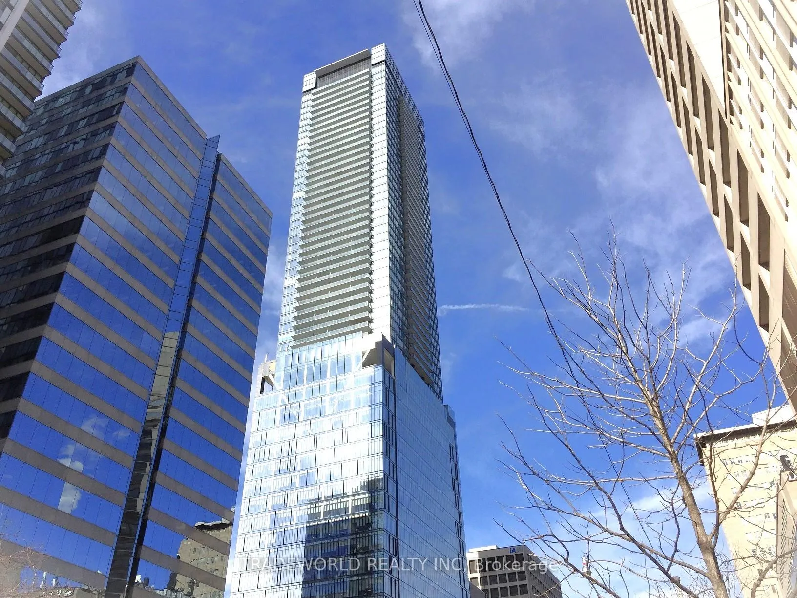Front of Unit 2101, 488 University Avenue