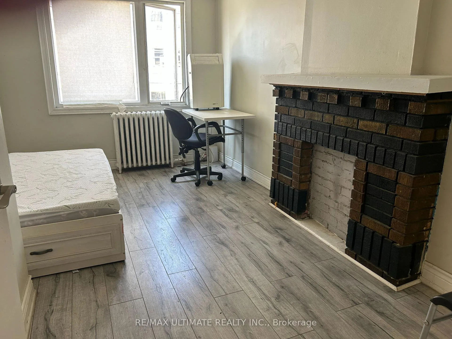 Photo 2 of Unit 2, 5 Roncesvalles Avenue, Toronto, Roncesvalles — HOMEH