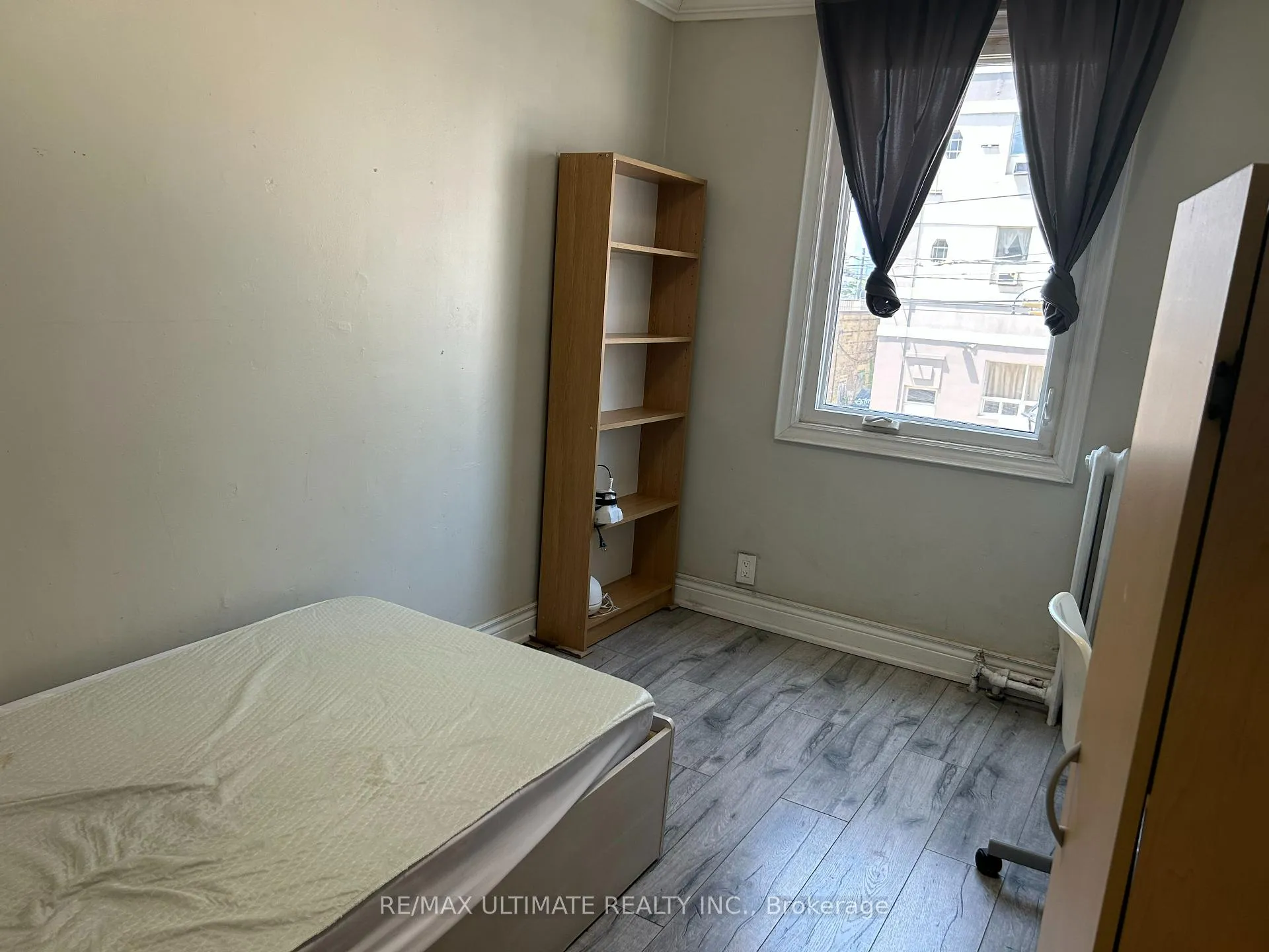 Photo 3 of Unit 2, 5 Roncesvalles Avenue, Toronto, Roncesvalles — HOMEH