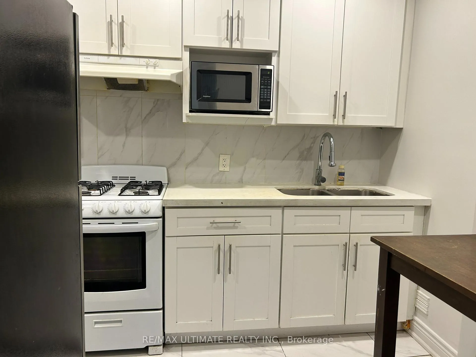 Photo 4 of Unit 2, 5 Roncesvalles Avenue, Toronto, Roncesvalles — HOMEH