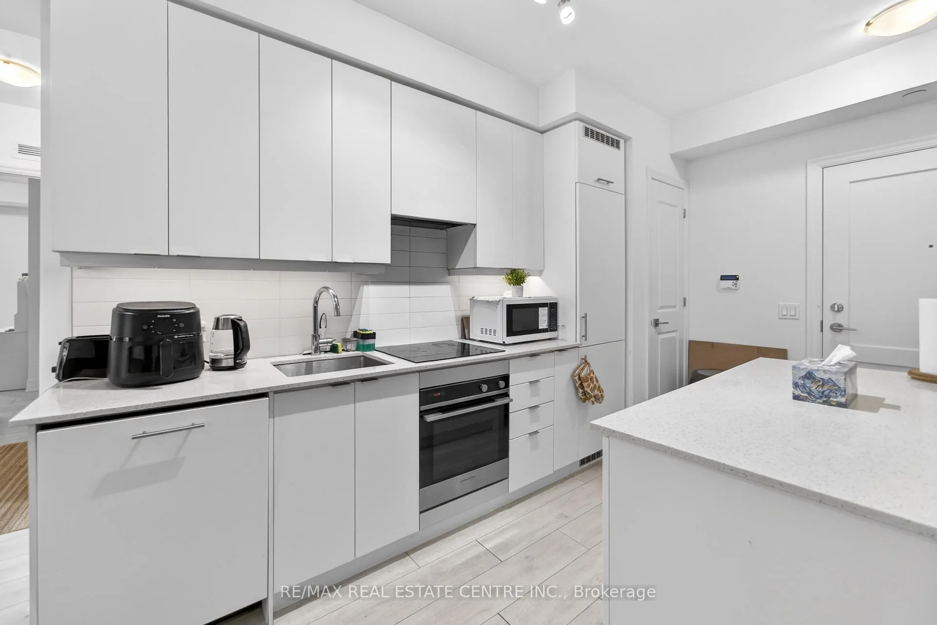 Photo 7 of Unit 610, 30 Elm Drive, Mississauga, Fairview — HOMEH