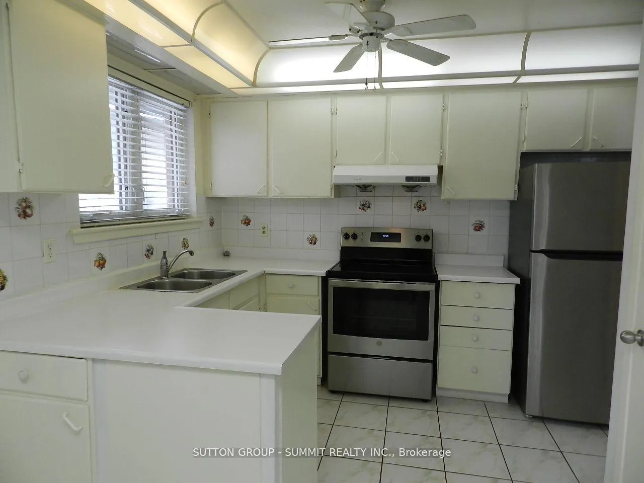 Photo 4 of Unit UPPER, 3367 Verhoeven Drive, Mississauga, Erindale — HOMEH