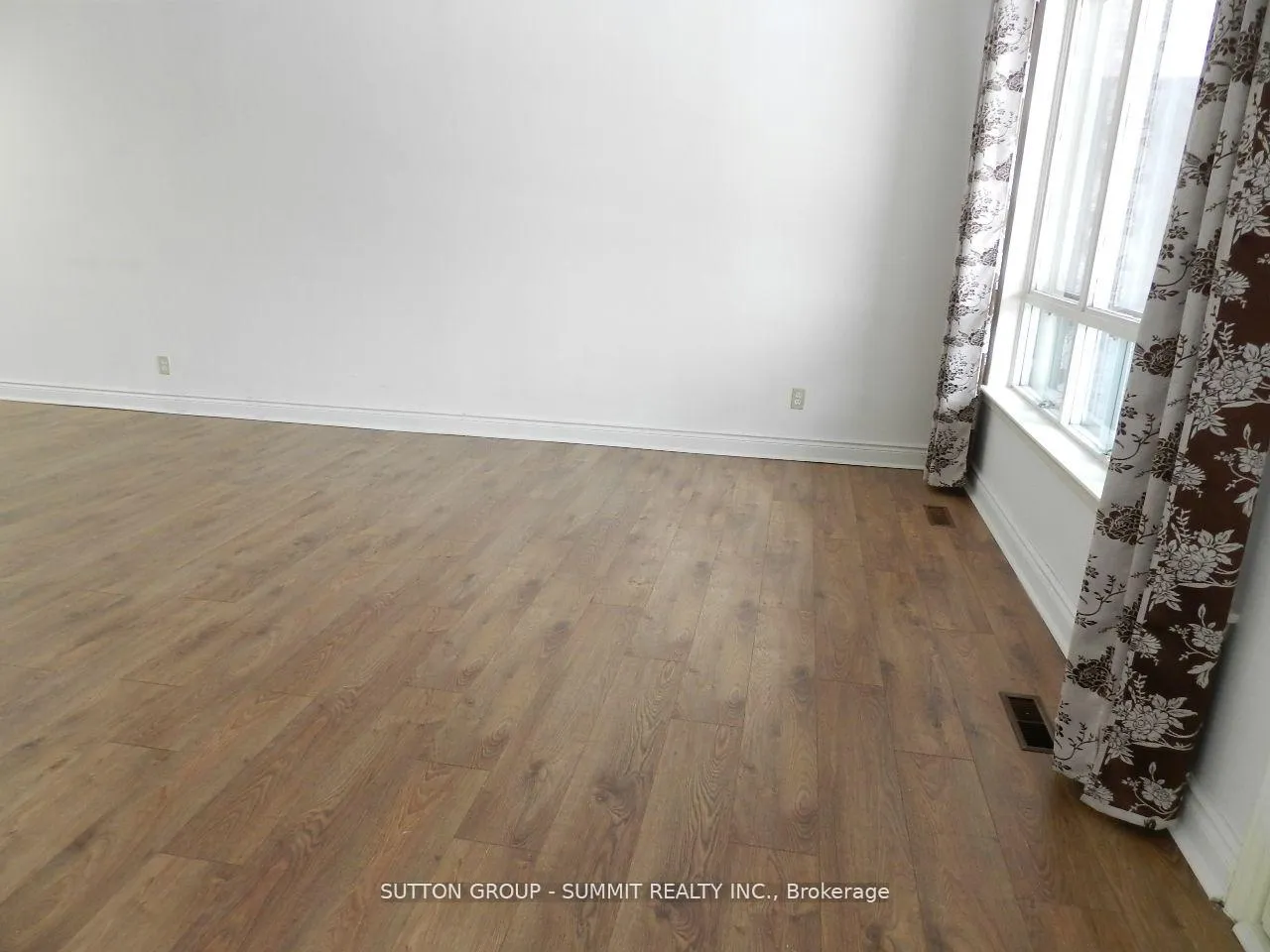 Photo 7 of Unit UPPER, 3367 Verhoeven Drive, Mississauga, Erindale — HOMEH