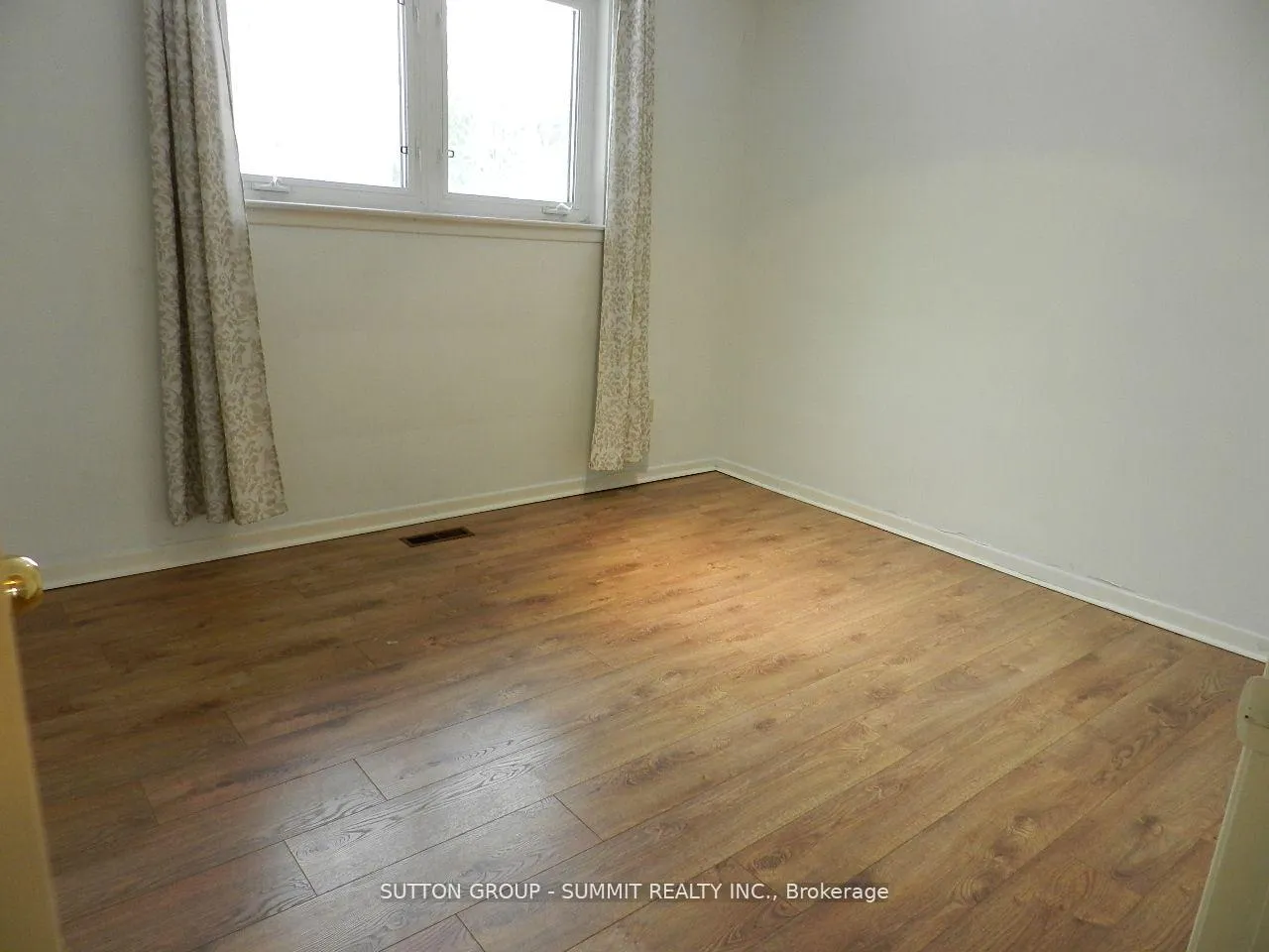 Photo 14 of Unit UPPER, 3367 Verhoeven Drive, Mississauga, Erindale — HOMEH