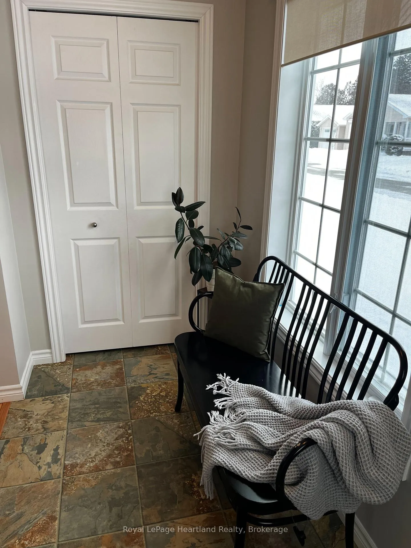 Photo 2 of 459 Richard Crescent, Strathroy-Caradoc, SE — HOMEH