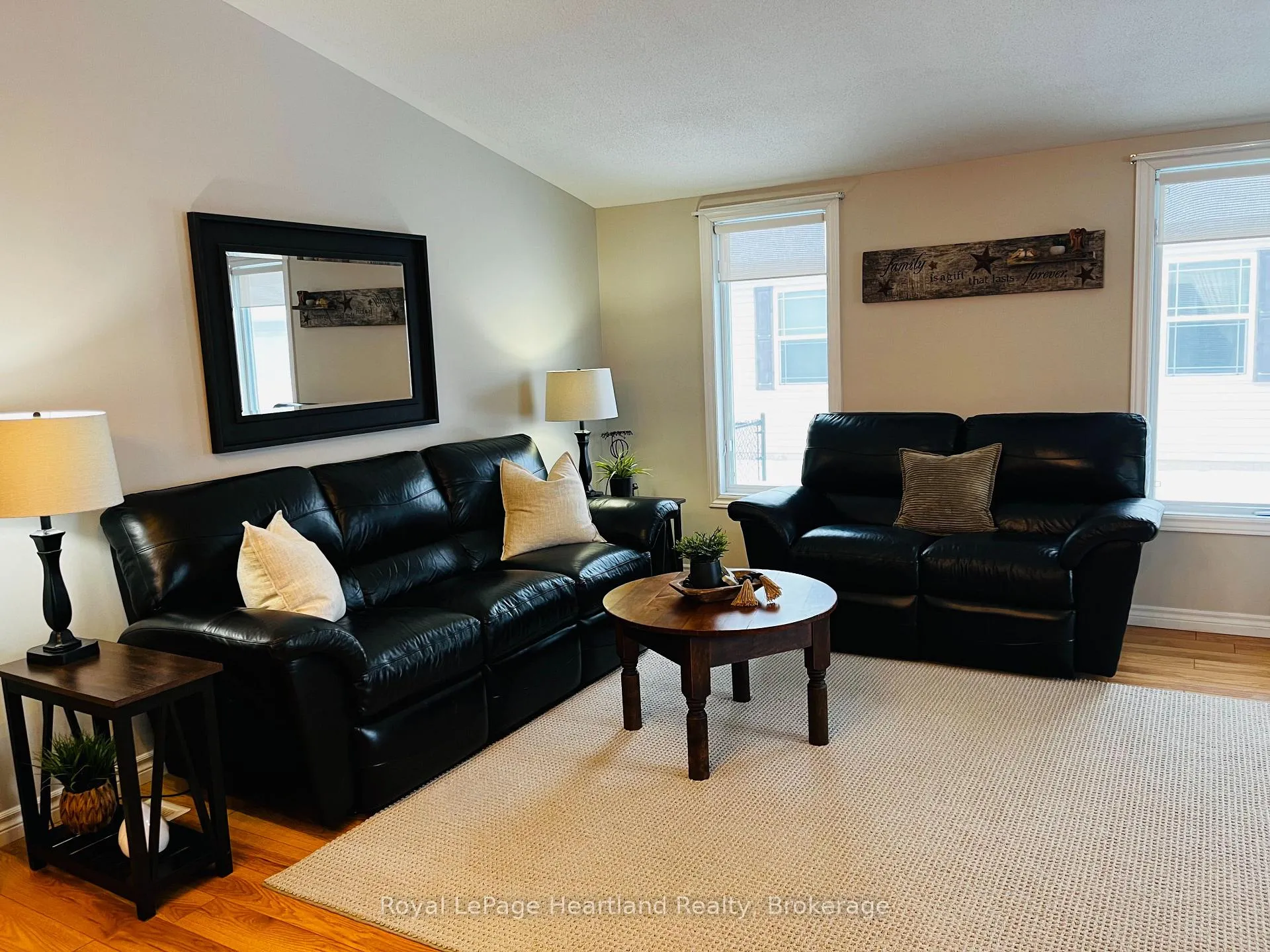 Photo 3 of 459 Richard Crescent, Strathroy-Caradoc, SE — HOMEH