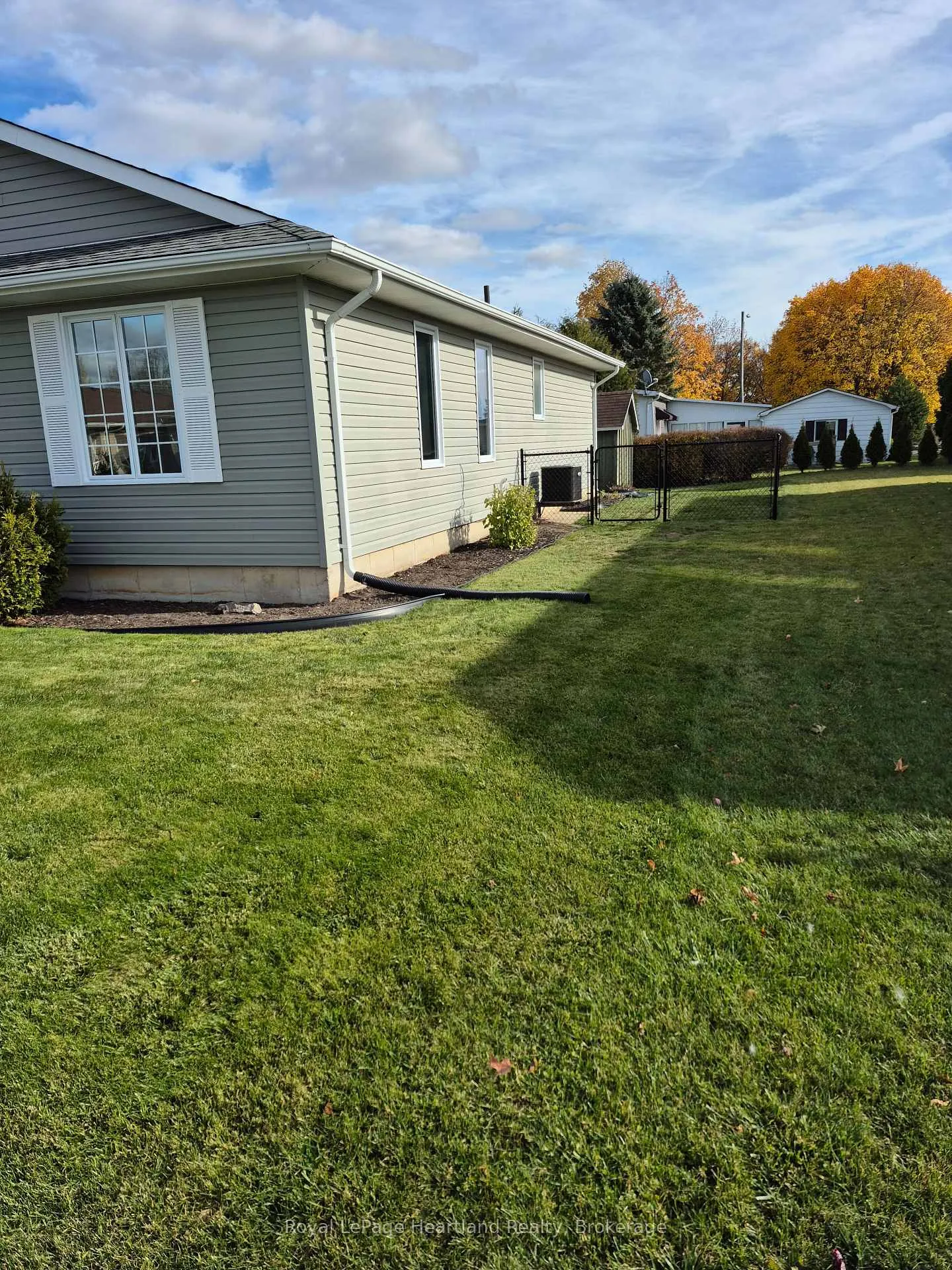 Photo 27 of 459 Richard Crescent, Strathroy-Caradoc, SE — HOMEH