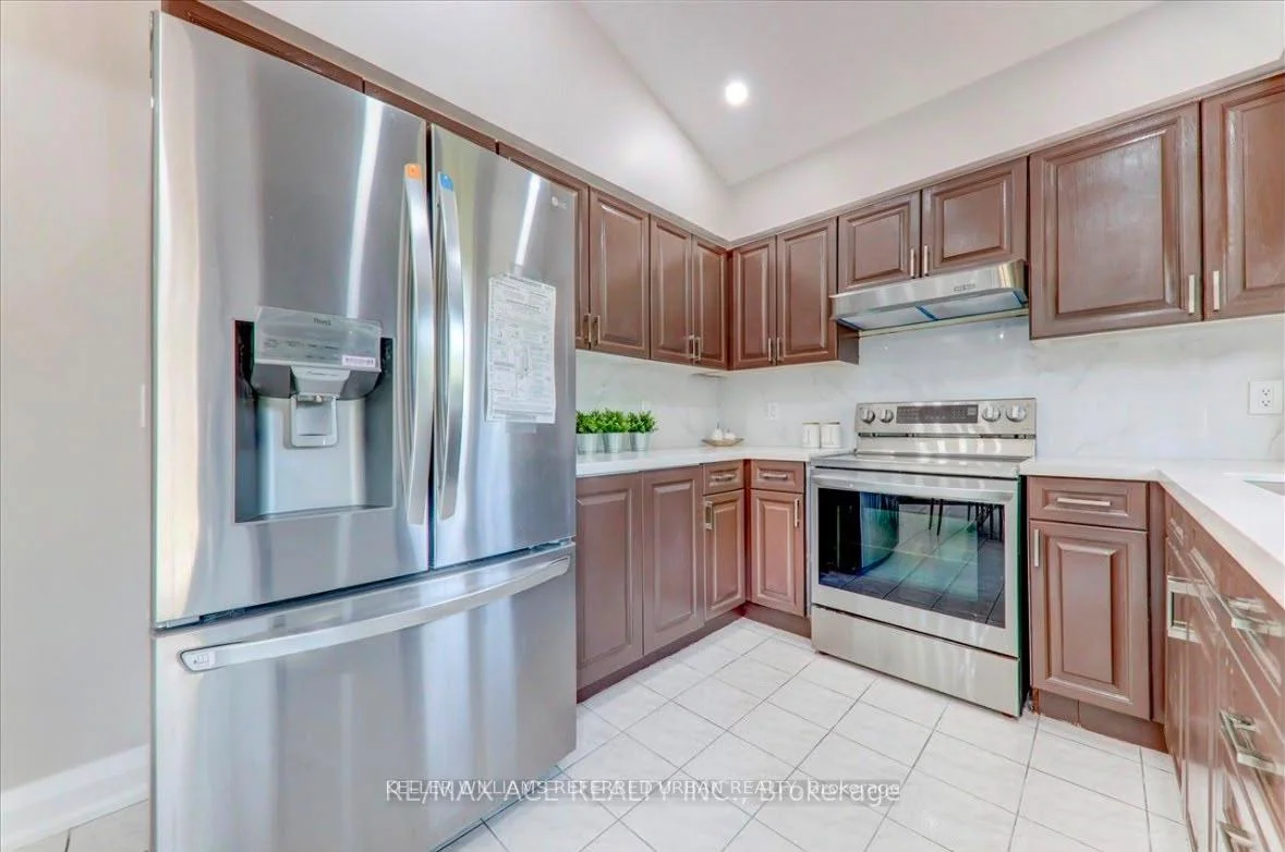 Photo 17 of 1539 Napanee Road, Pickering, Amberlea — HOMEH