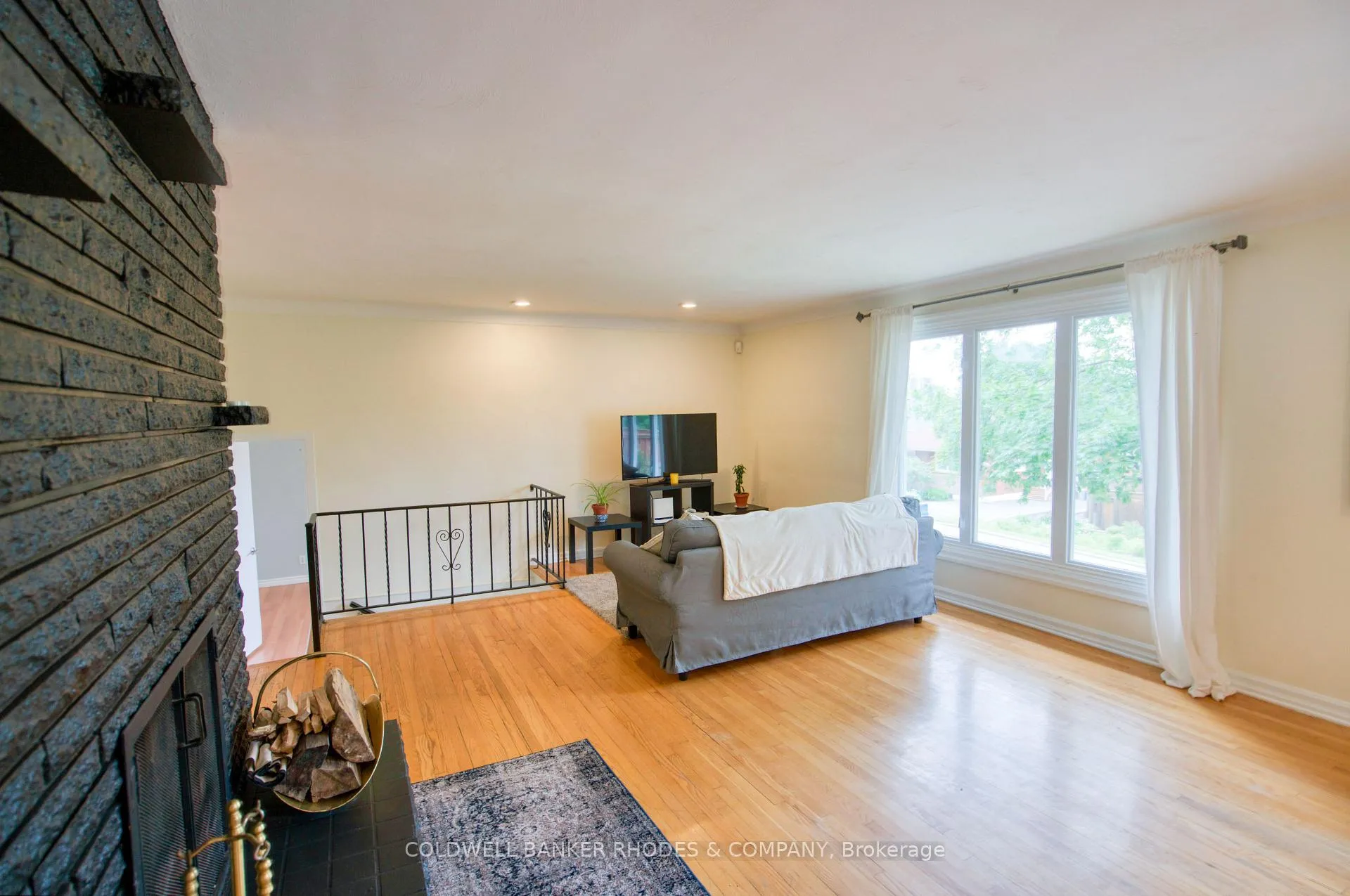 Photo 10 of 1430 Edgecliffe Avenue, Ottawa, Carlington — HOMEH