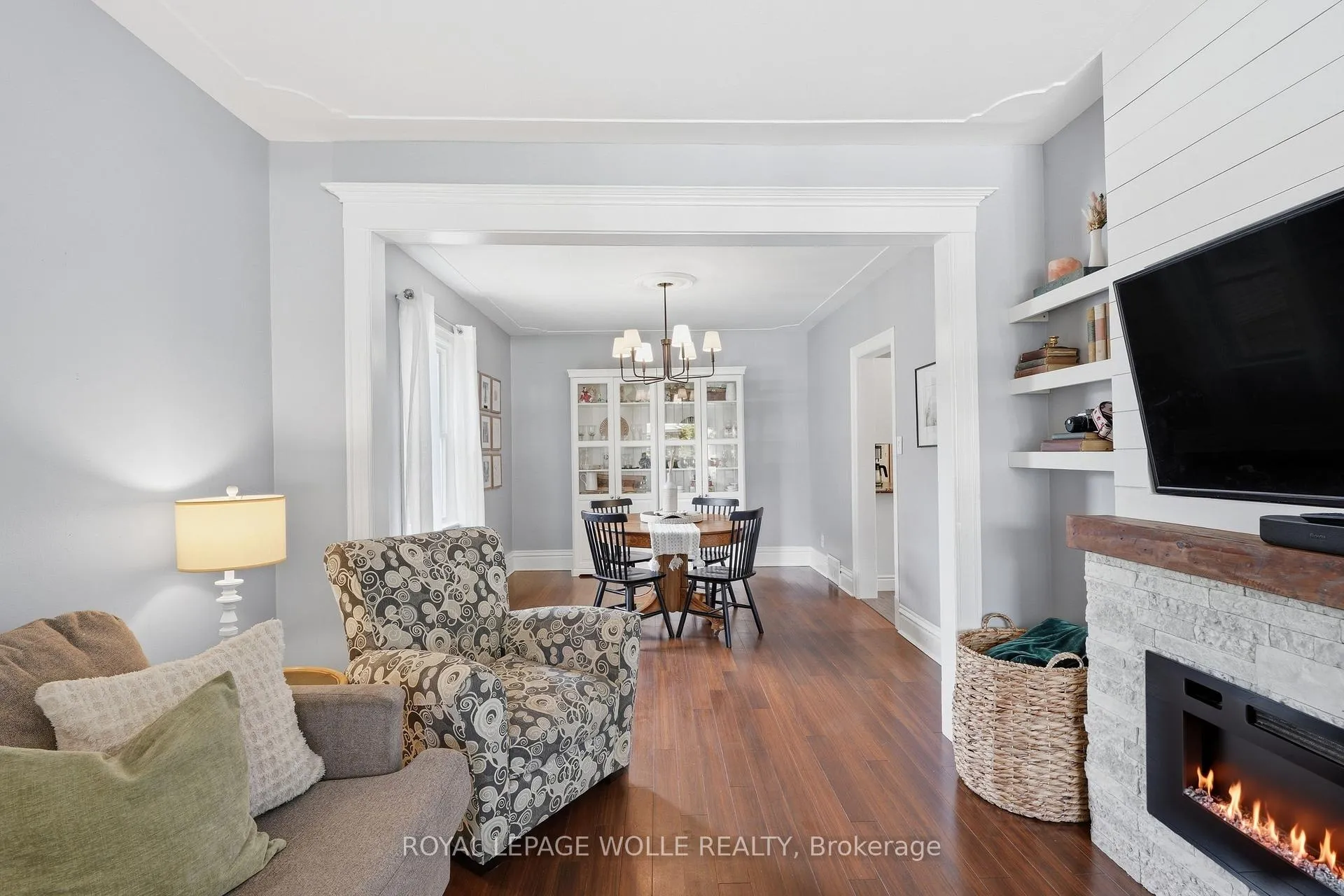 Photo 7 of 439 Westminster Drive S, Cambridge — HOMEH